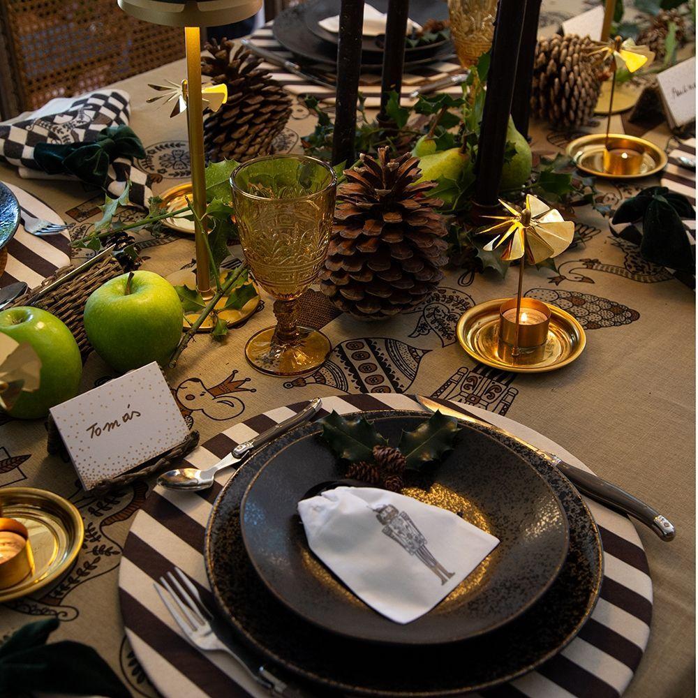 Mantel Cascanueces Dorado - 180 x 300 cm. - Organza Mostaza (8 puestos)-6