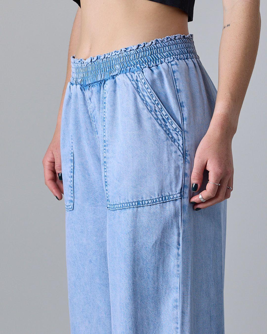 Pantalon Mujer Tencel cintura elasticada Celeste Polemic-4