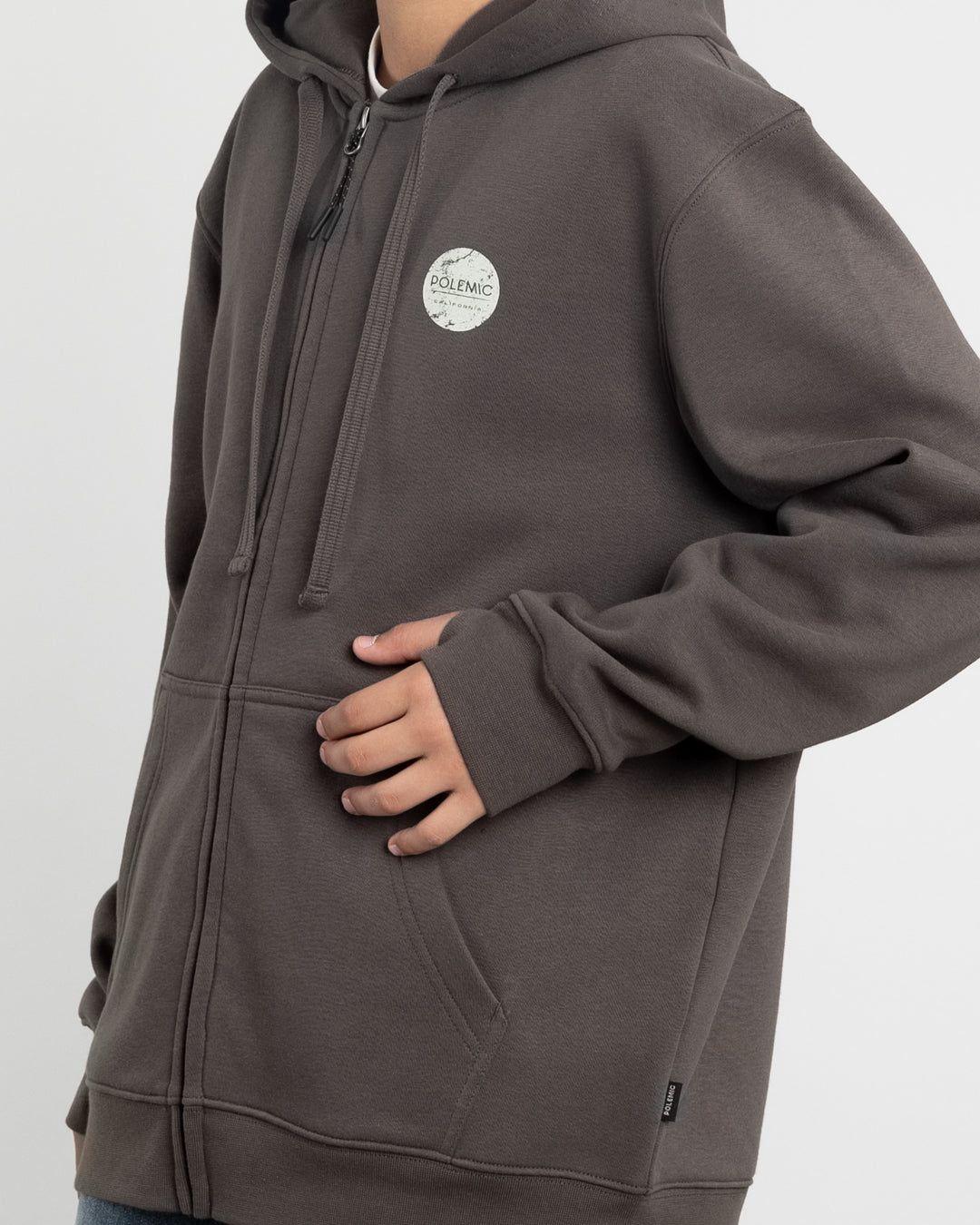 Poleron con cierre y gorro Invierno Café niño POLEMIC-4