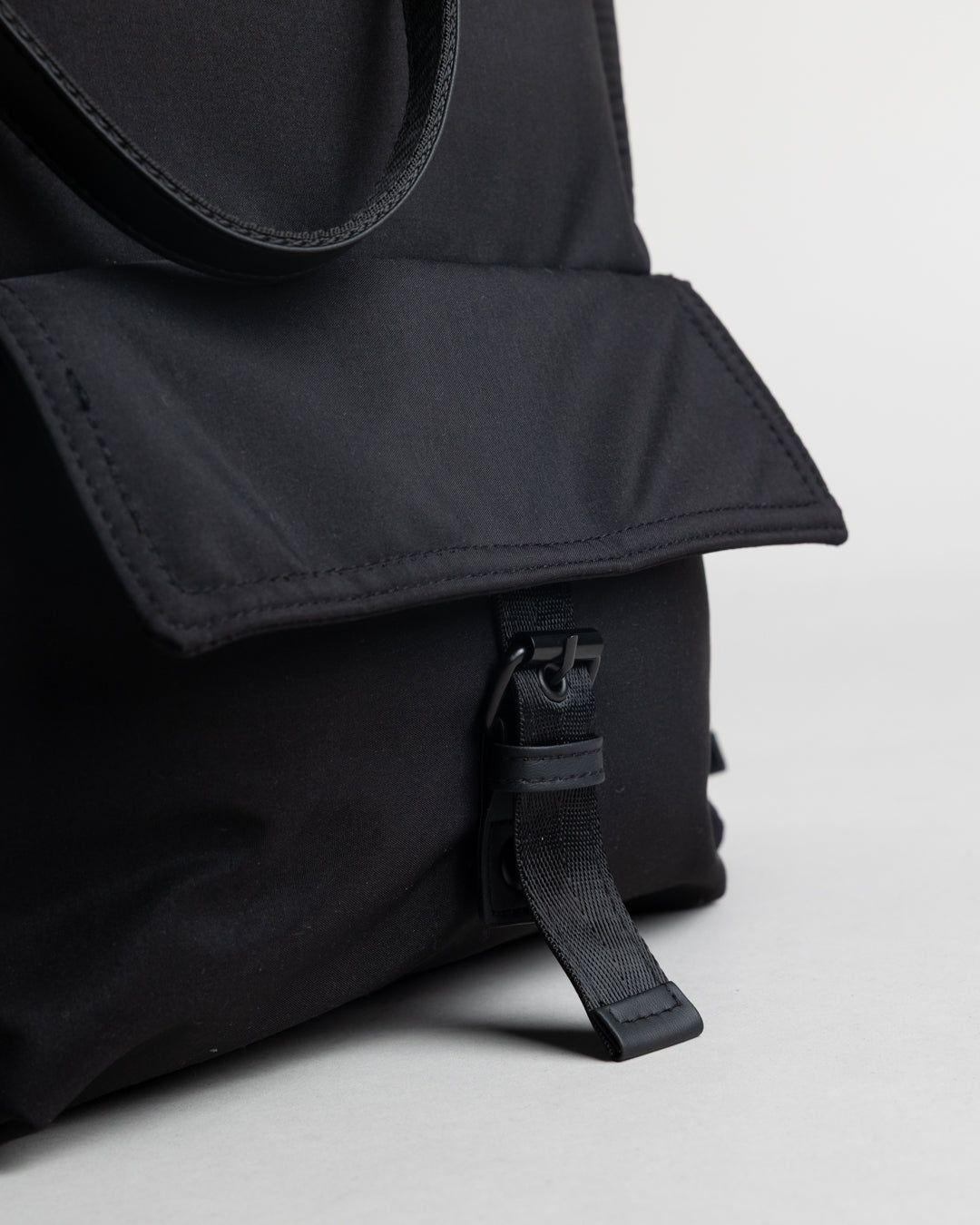 Bolso Cargo Mujer Urban Negro 12L Polemic-2