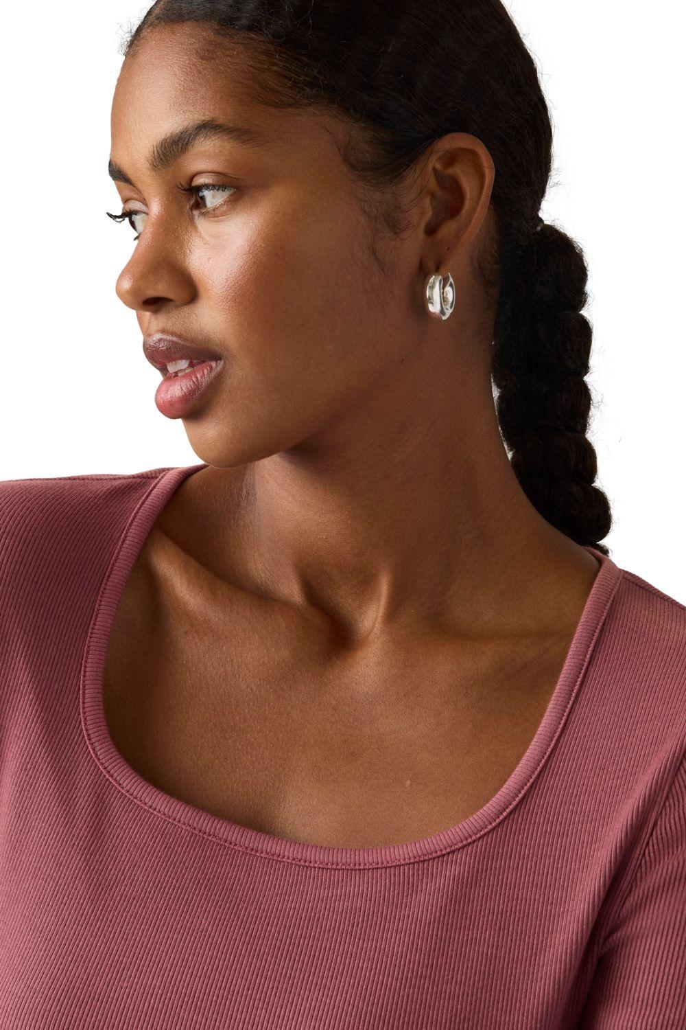 Polera Mujer Essential Neck Burdeo Levis 005IO-0008-3