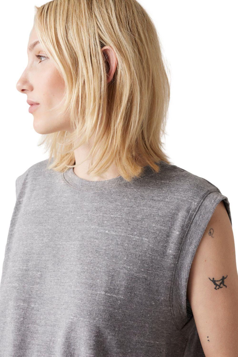Polera Mujer Boxy Tank Gris Levis A8794-0000-3