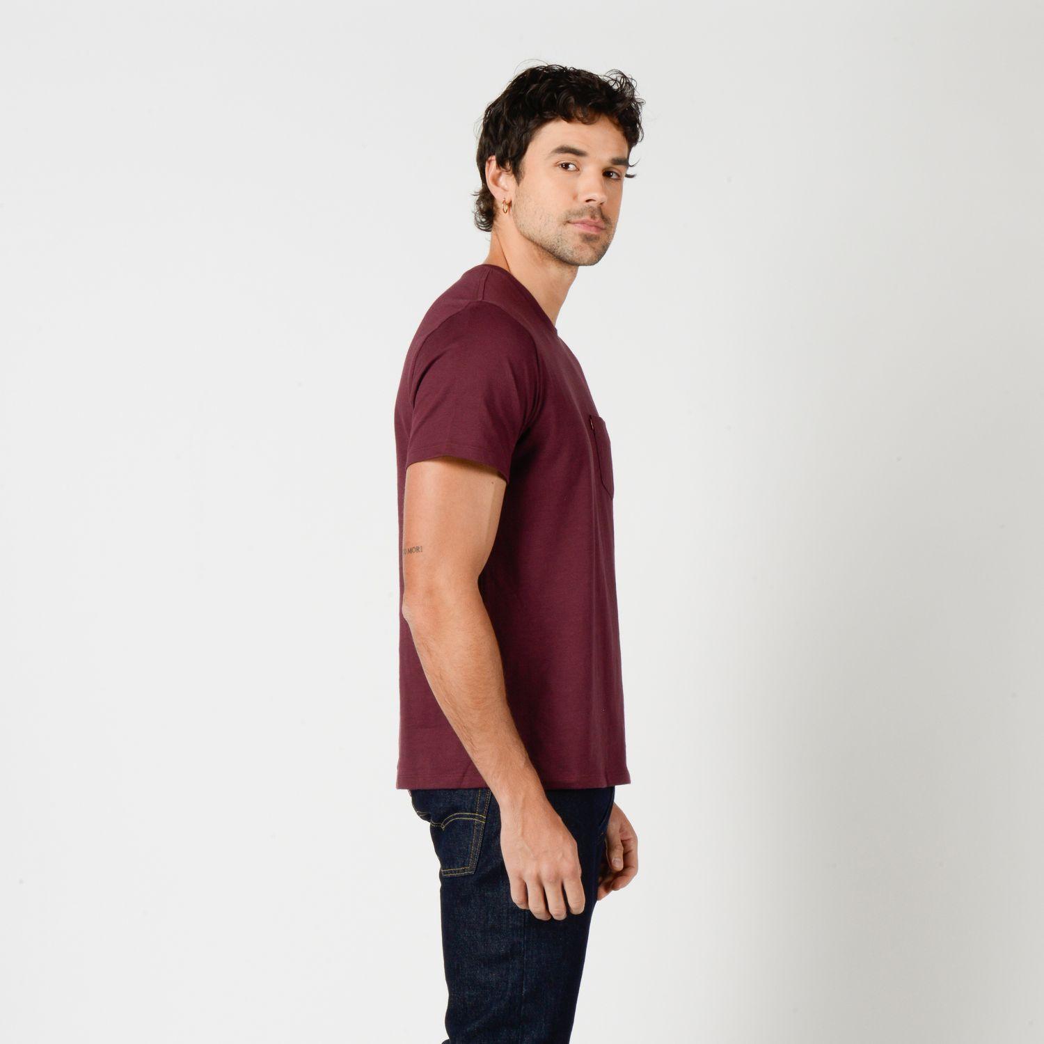 Polera Hombre Classic Pocket Tee Burdeo Levis 19342-0526-1