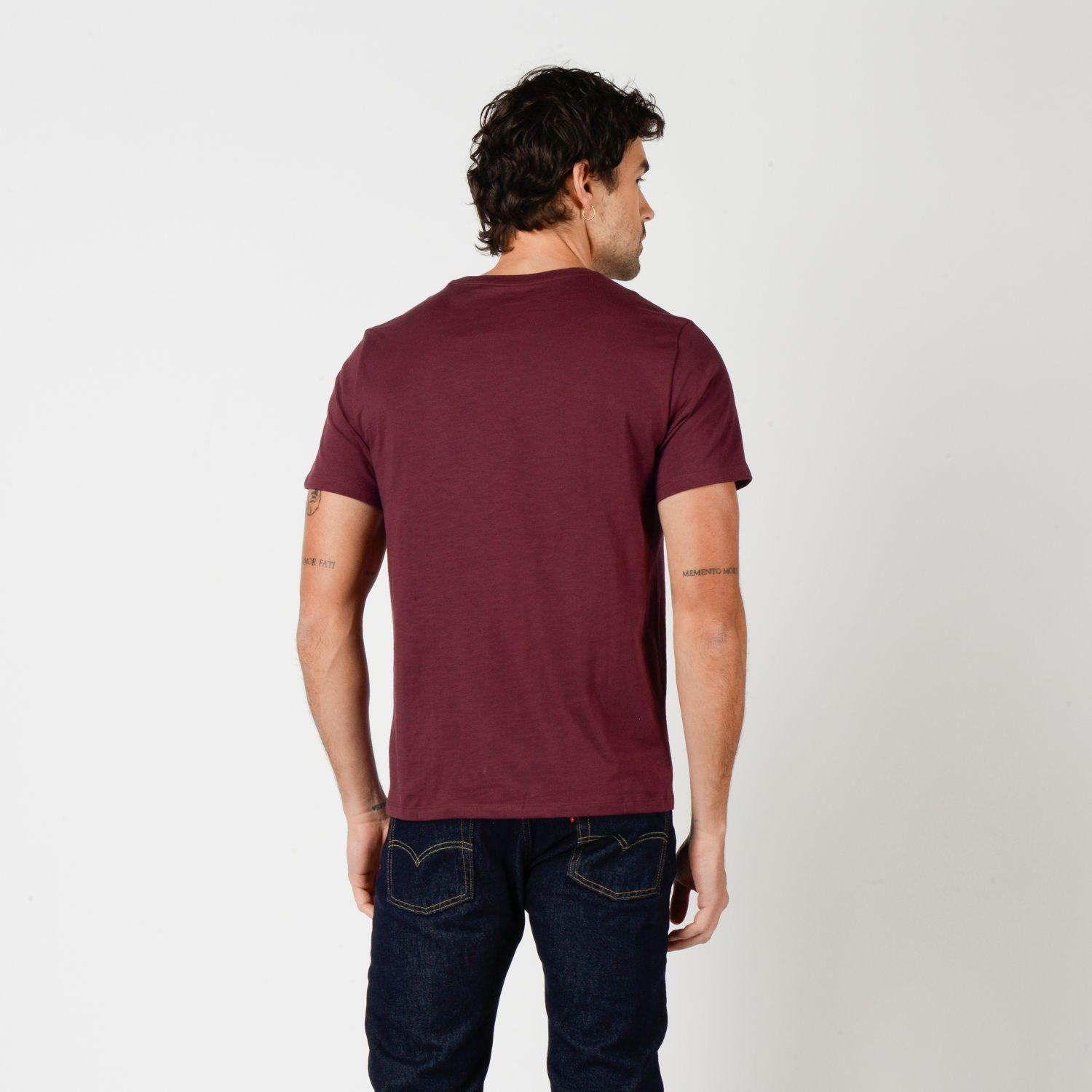 Polera Hombre Classic Pocket Tee Burdeo Levis 19342-0526-2