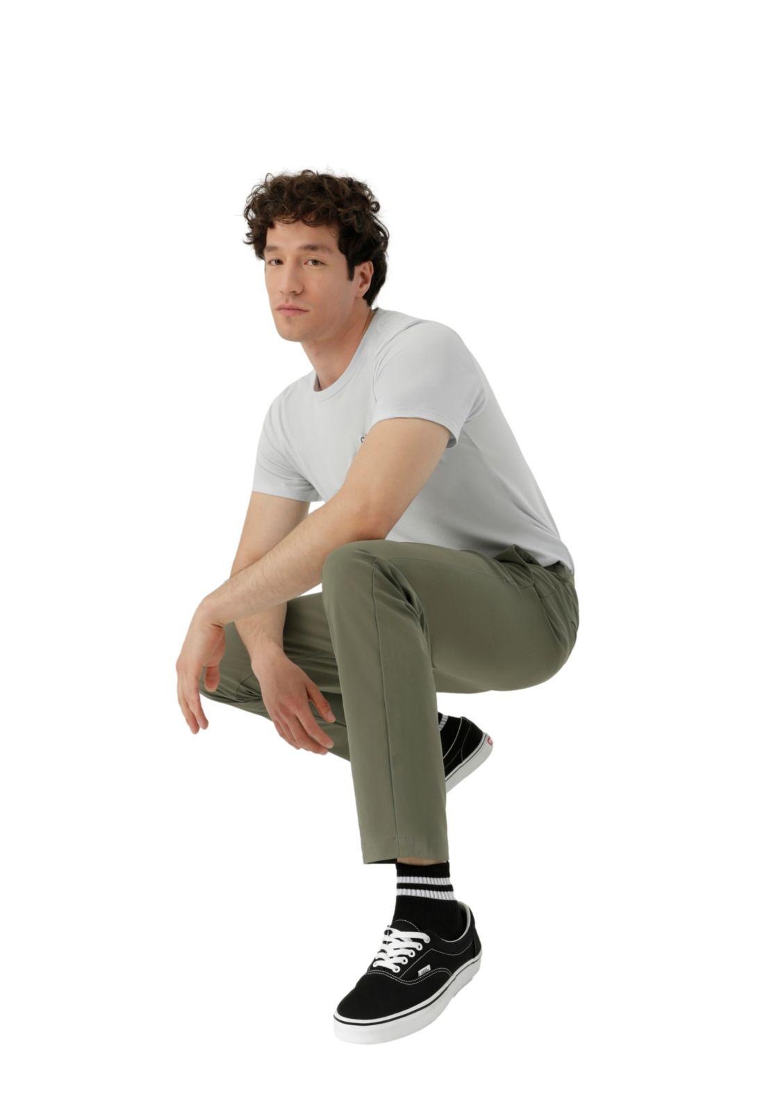 Pantalón Hombre Go Airweave Chino Slim Fit Verde 002VW-0004-6