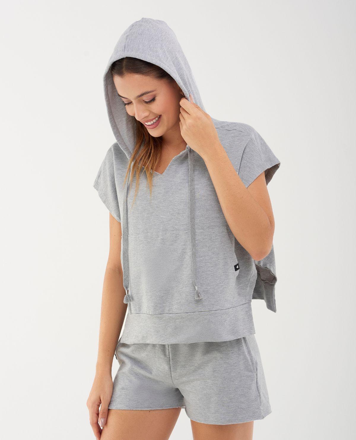 CAMISETA DEPORTIVA CON CAPUCHA-0