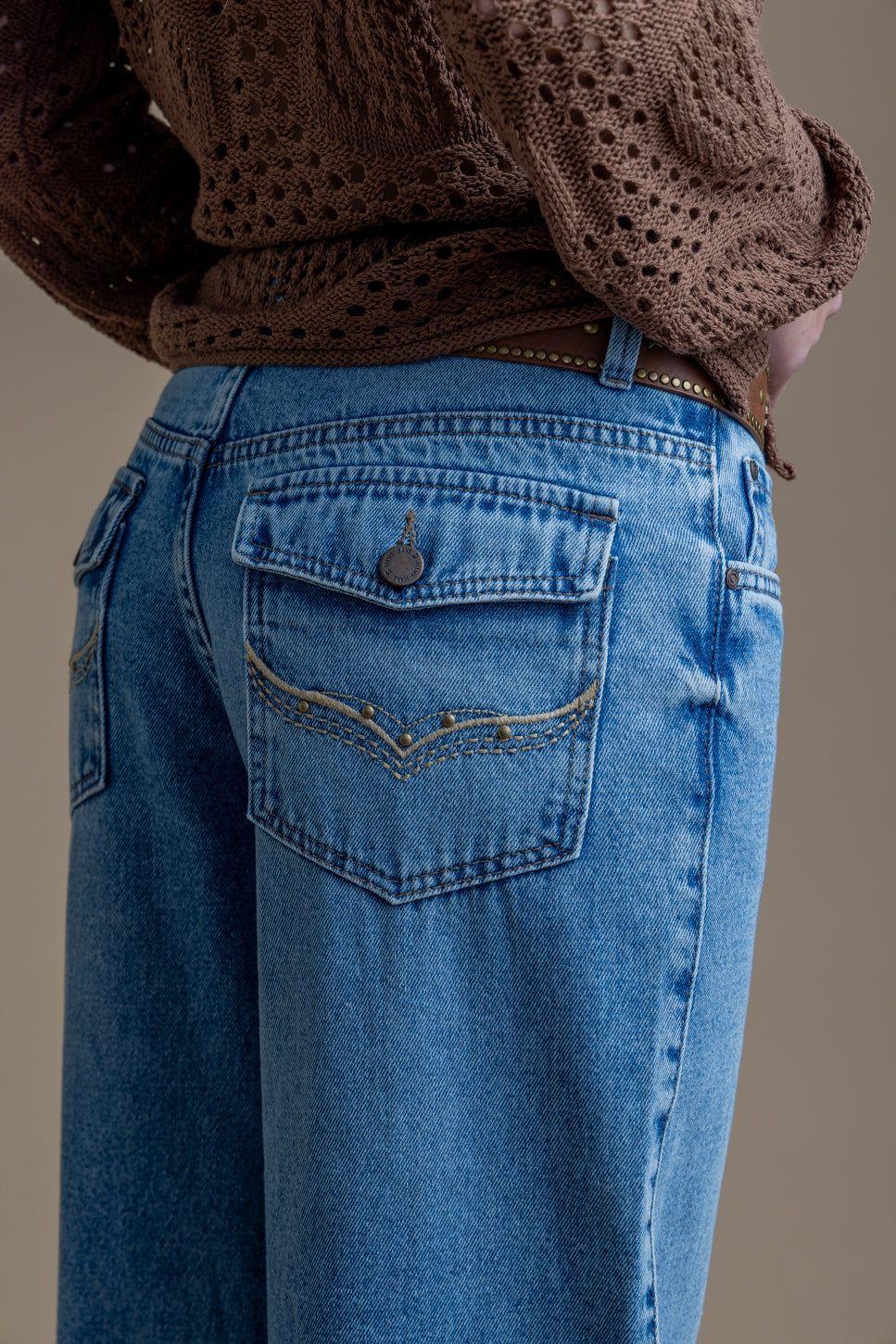 Jeans Ciapino Straight Bordado Bolsillos Azul Efesis-4
