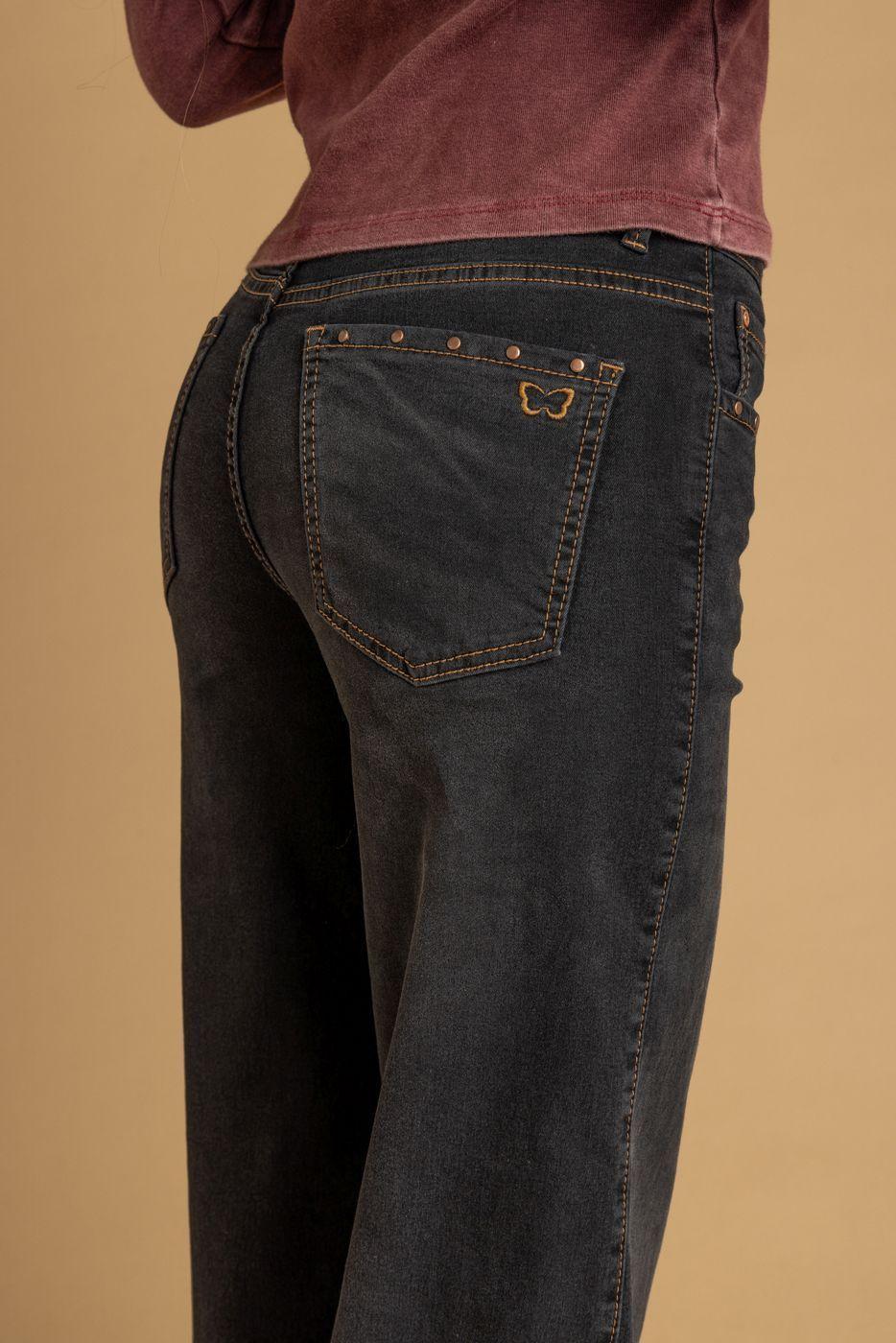 Jeans Aradia Wide Tachas Boca Bolsillo Negro Efesis-5