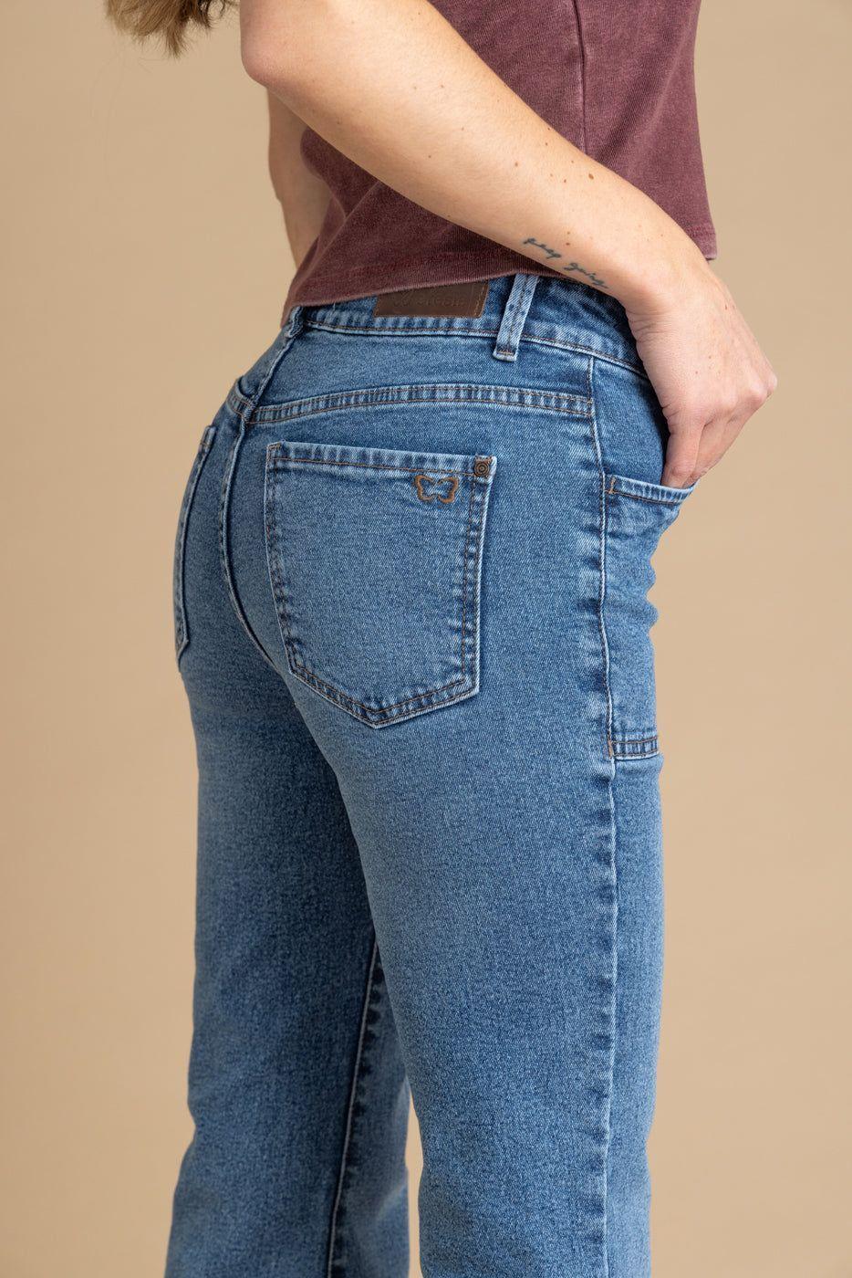 Jeans Corin Flare Bolsillo Parche Azul Efesis-4