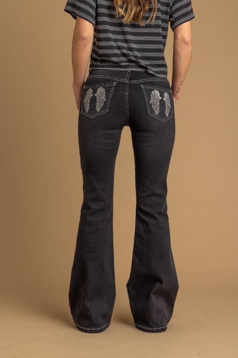 Jeans Wings Black Flare Bordado Alas Bolsillo Trasero Efesis-3