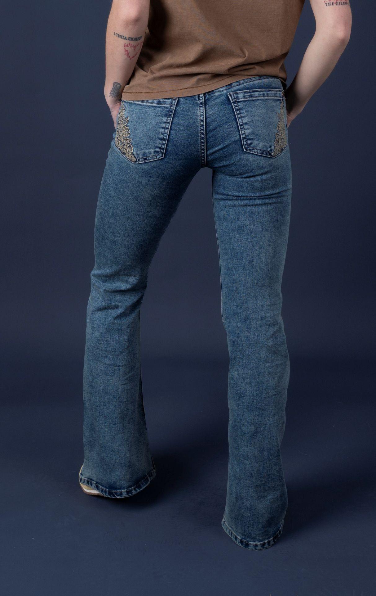 Jeans Lucas Flare Sobreteñido y Bordado Encaje Azul Efesis-3