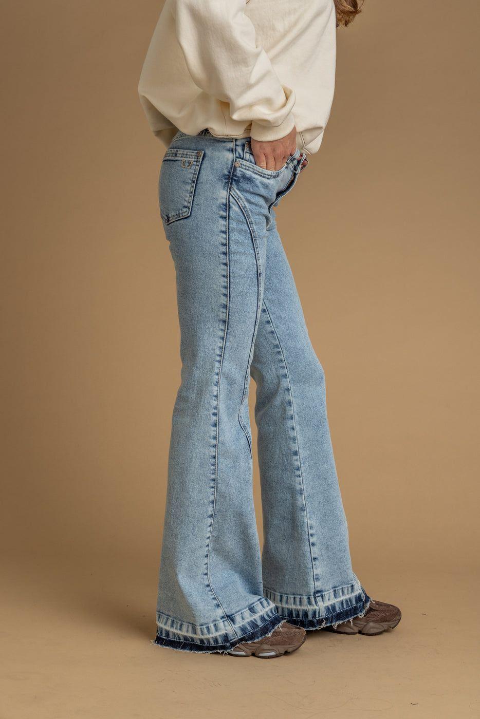 Jeans Emilia Flare Corte Curvo y Basta Descosida Azul Efesis-2