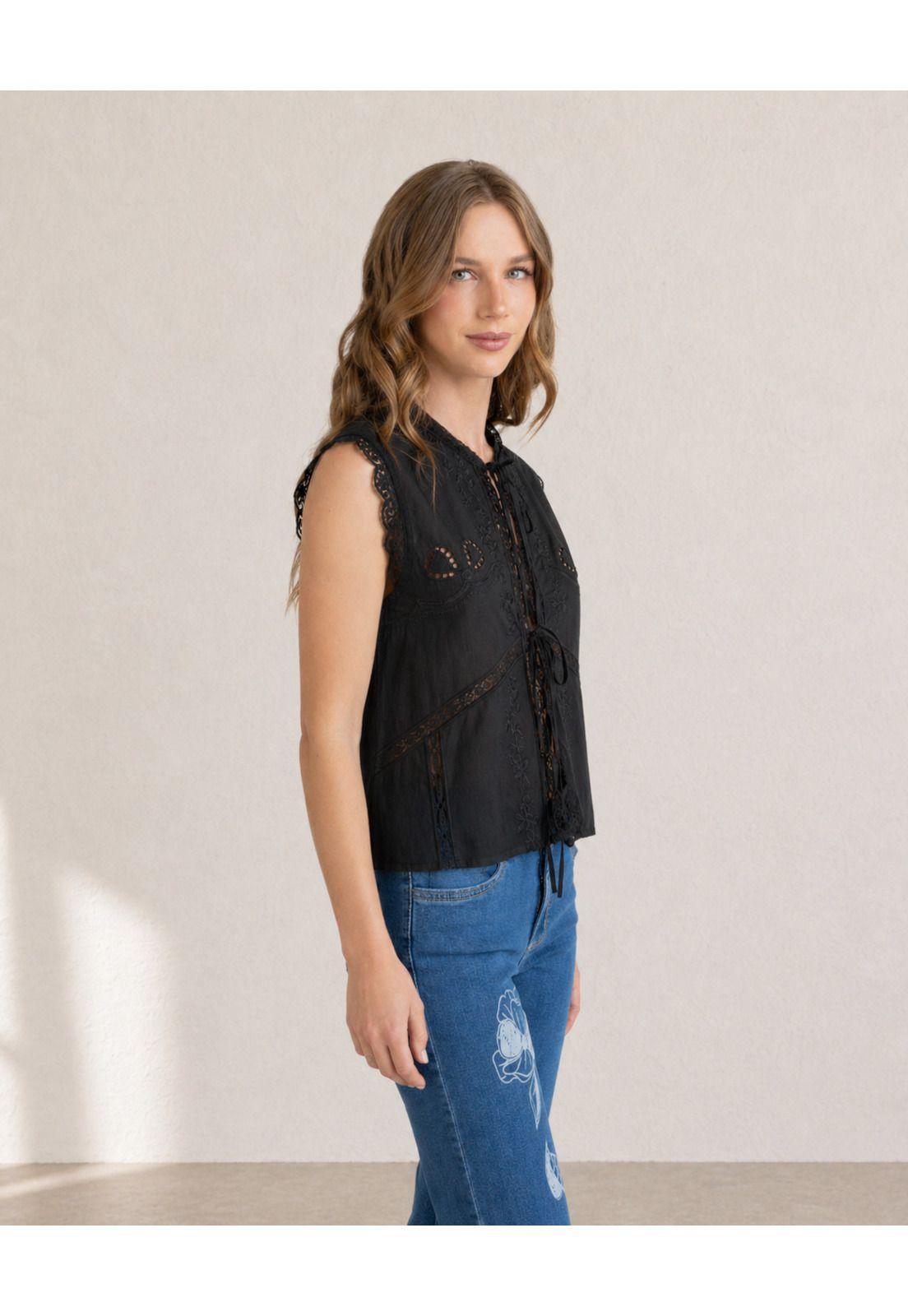 BLUSA LOREIN BRODERIE AMARRAS NEGRO EFESIS-2
