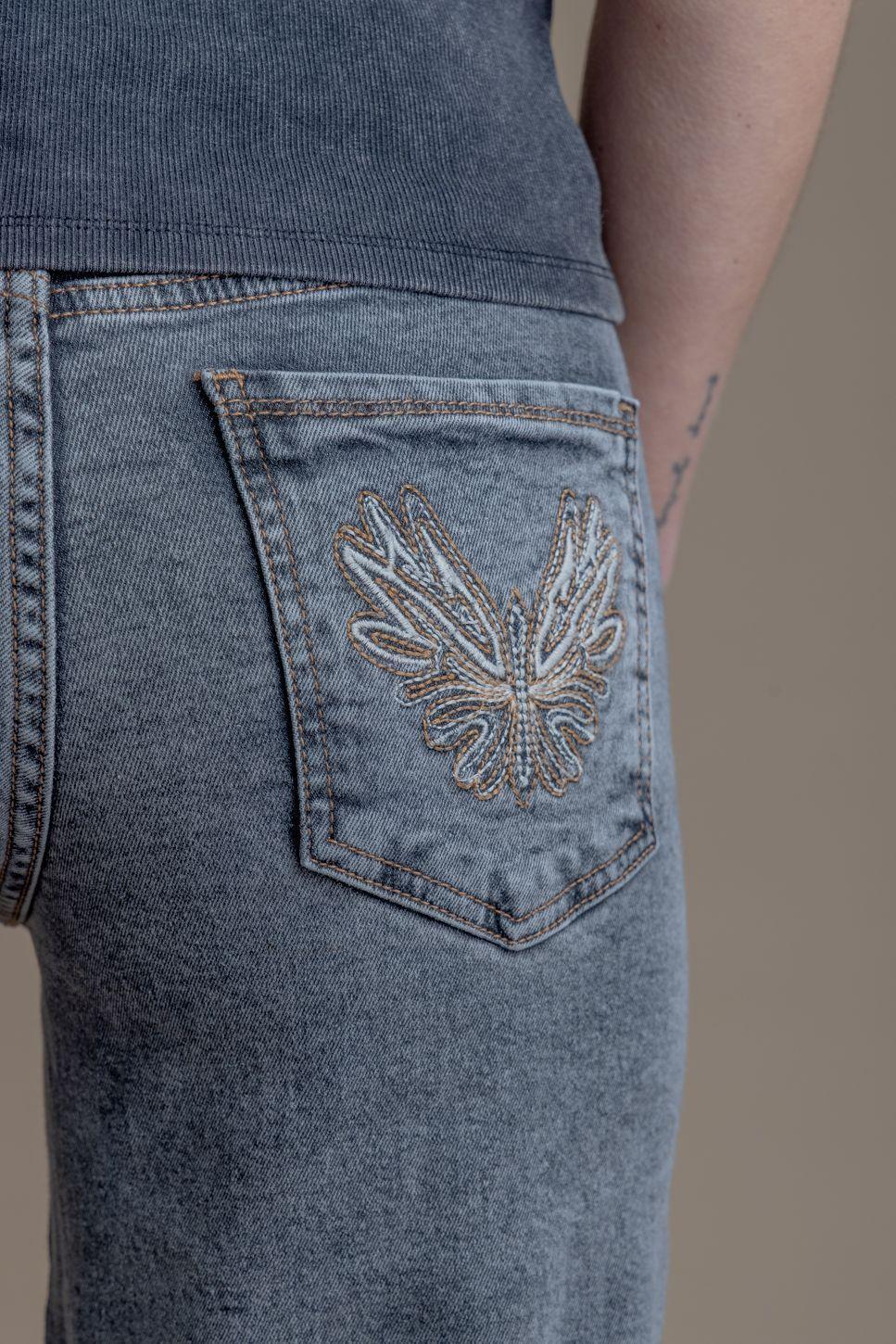 JEANS ANGEL GREY PALAZZO BORDADO ALAS GRIS EFESIS-4