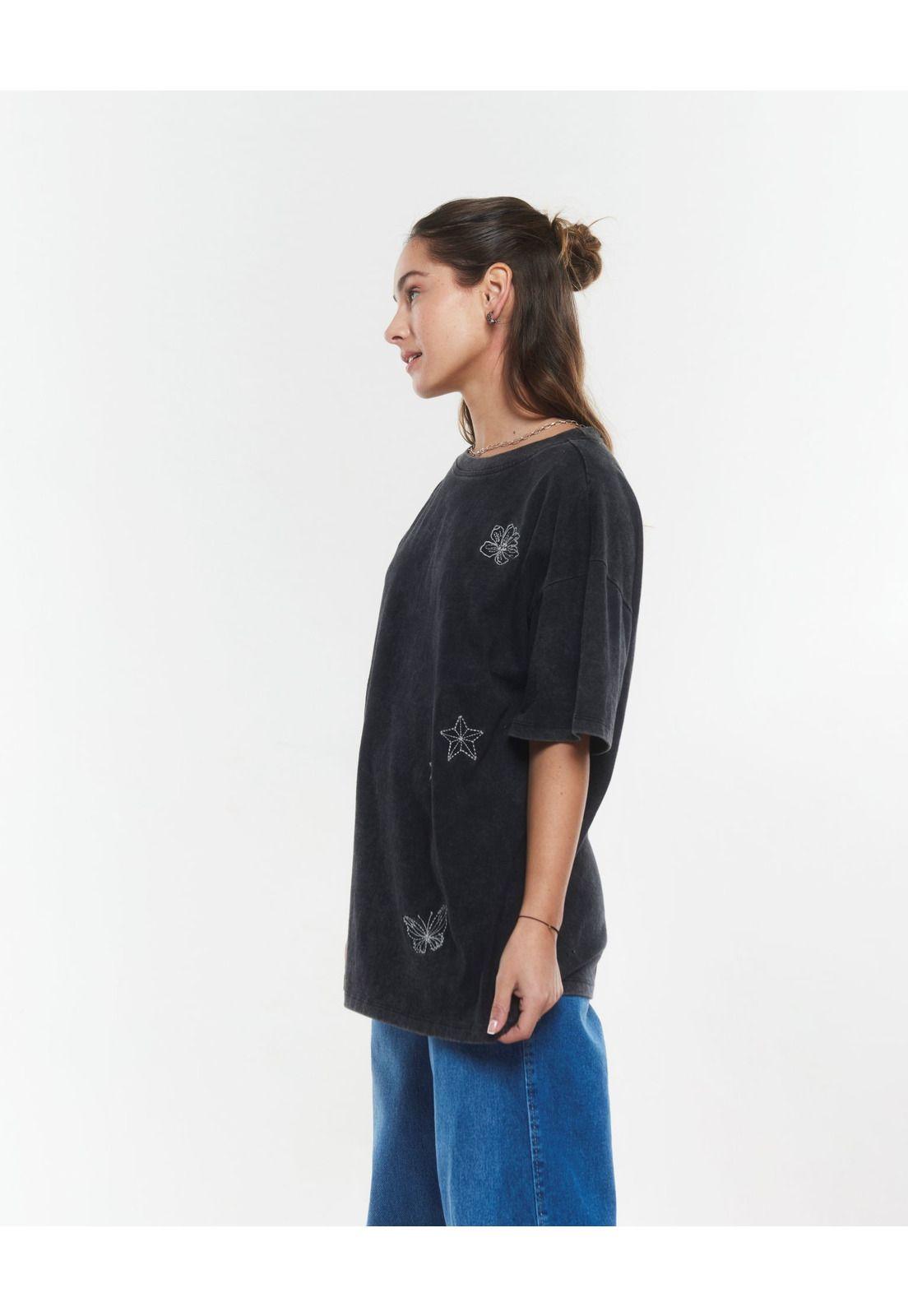 POLERA MELY OVERSIZE GRAVILLADA Y BORDADO GRAFITO EFESIS-2