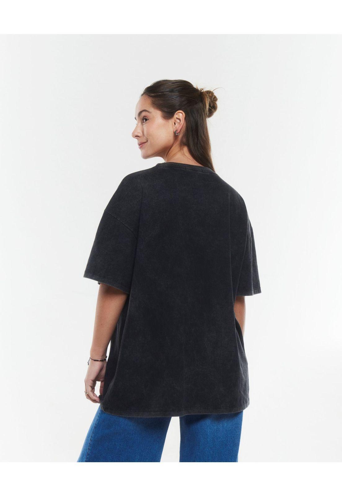 POLERA MELY OVERSIZE GRAVILLADA Y BORDADO GRAFITO EFESIS-3