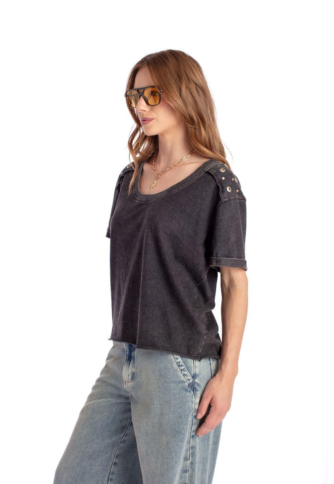 POLERA AMELI REGULAR GRAVILLADA OJETILLOS EN HOMBROS GRIS EFESIS-2