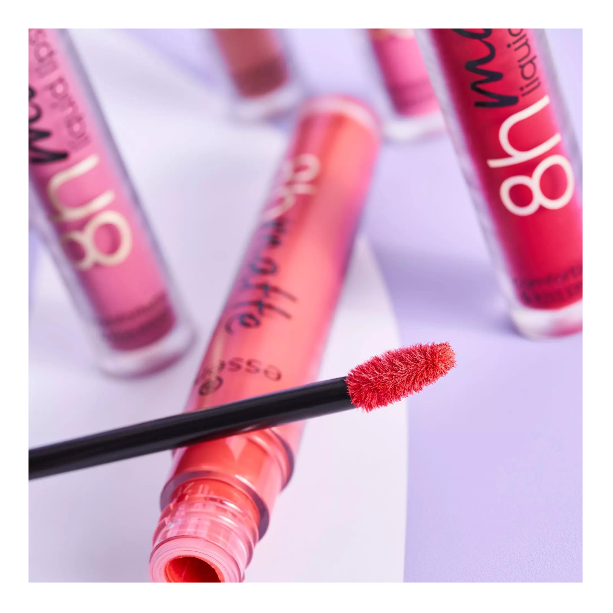 Labial Liquido 8 Hrs Matte de Essence - 09 Fiery Red-2