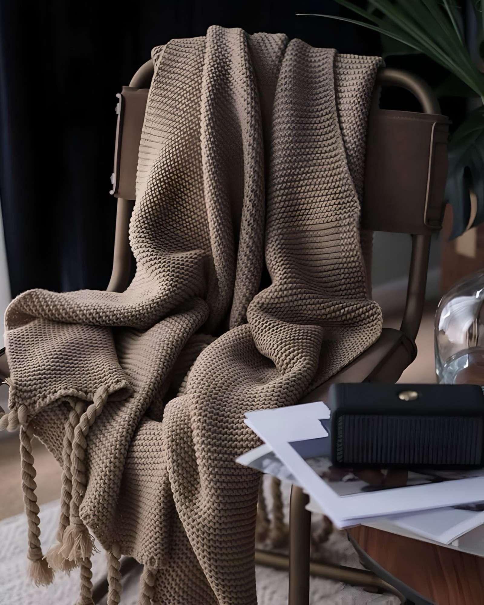 MANTA DECORATIVA CHENILLE CON FLECOS DE SOGA PARA CAMA O SOFA M5-2