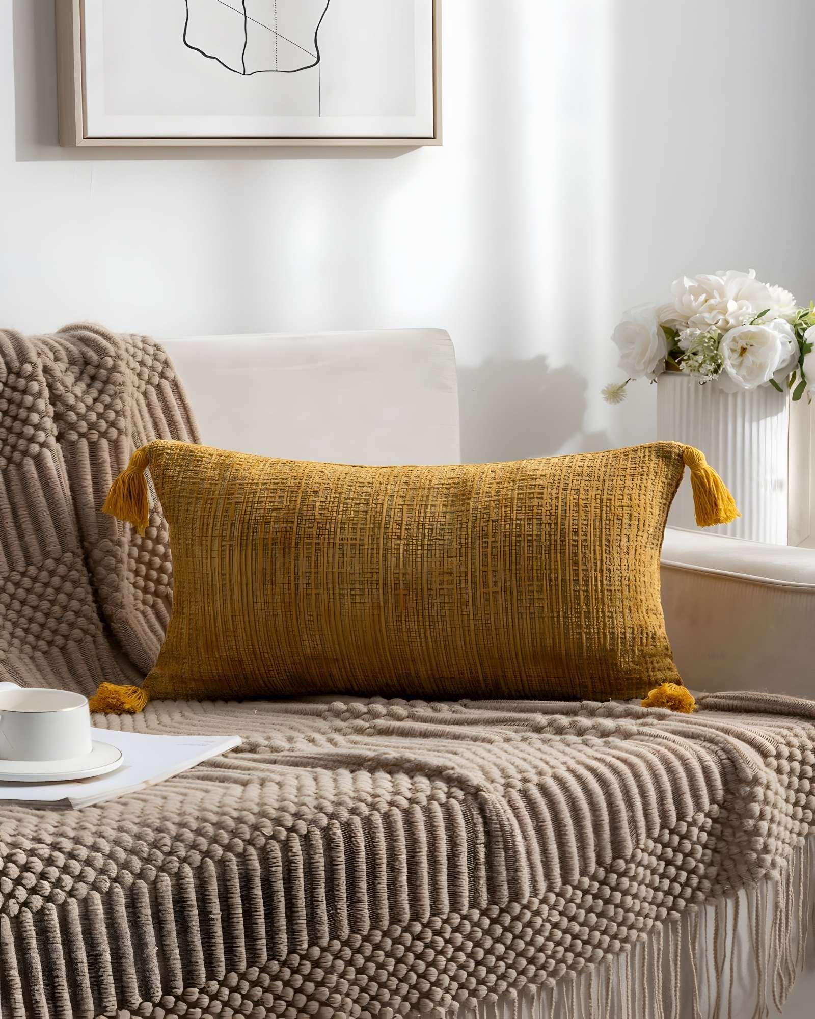 SET DE 4 FUNDAS DE COJIN CHENILLE CON BORLAS 30X50 AMARILLO-3