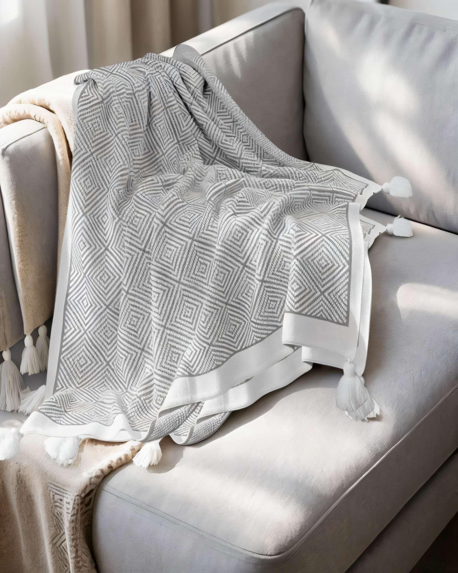 MANTA DECORATIVA CON BORLAS Y ESTAMPADO GEOMETRICO DE ROMBO COLOR GRIS-2