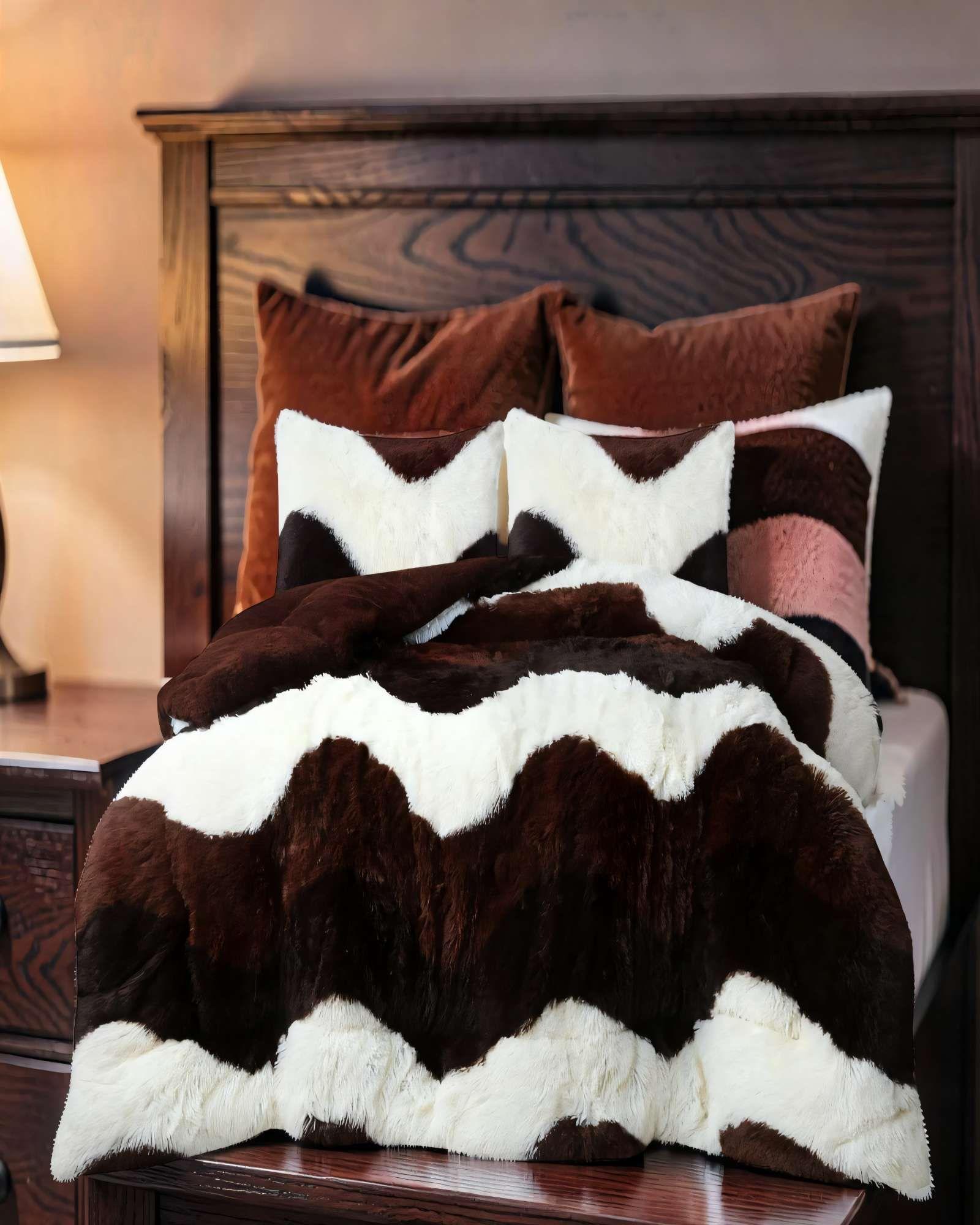 COBERTOR PELUDO 2 PLAZA CON CHIPORROS Y DISEÑO COLOR CAFÉ-3