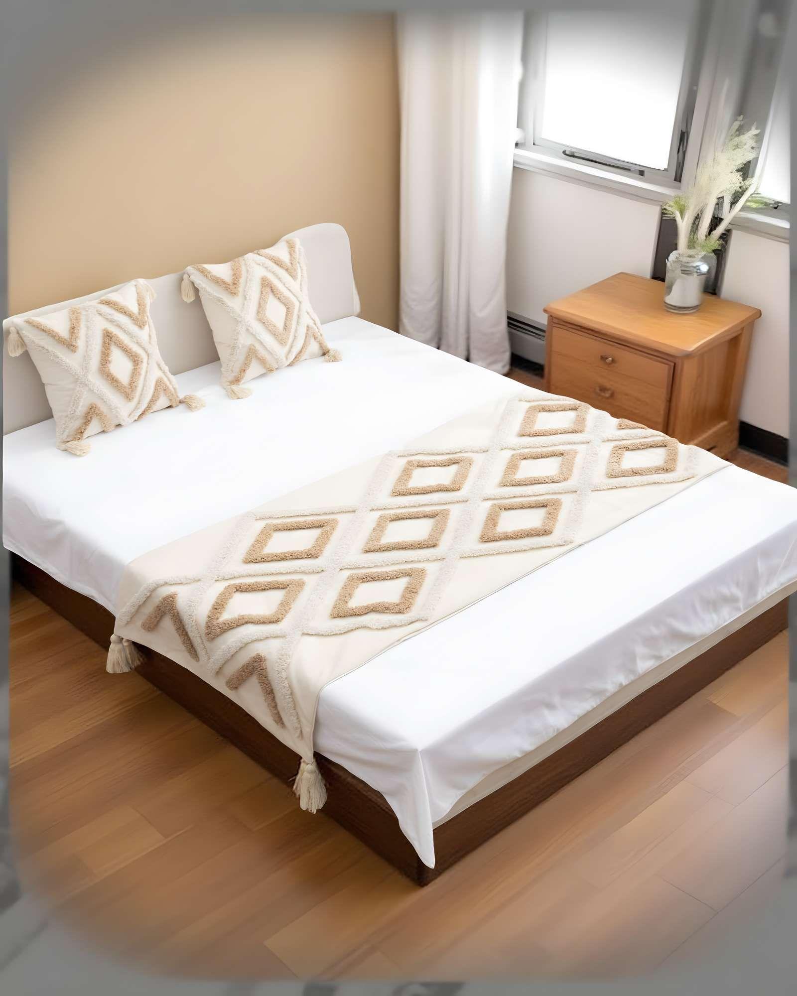 PIECERA BORDADA CON DOS FUNDAS MODELO BOHO BEIGE 02-2