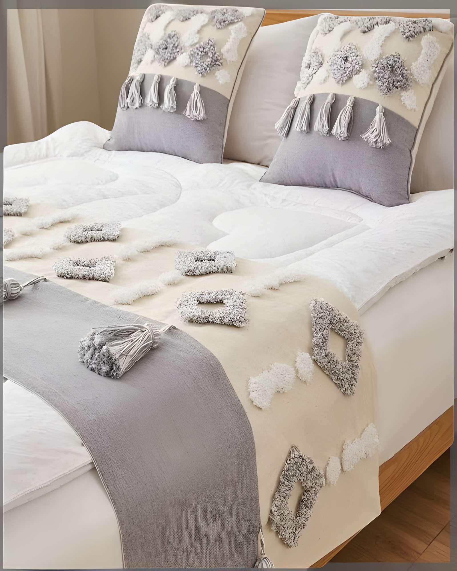 PIECERA BORDADA CON DOS FUNDAS MODELO BOHO MORADO-3