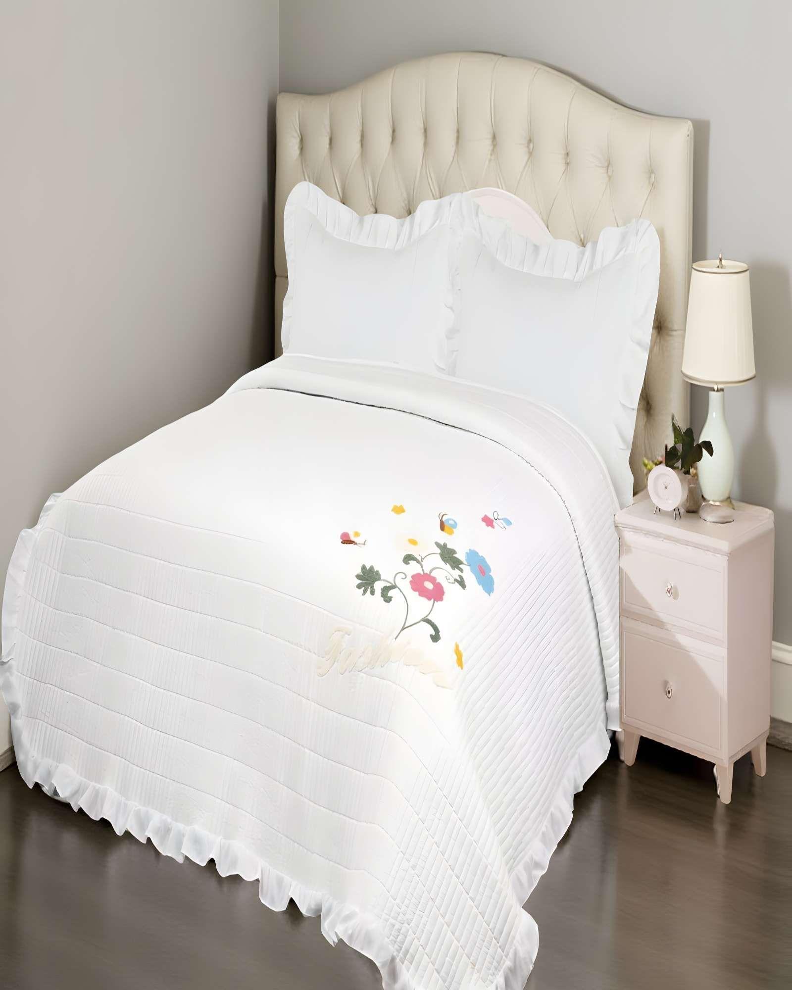 CUBRECAMA QUILT DE VERANO CON FLORES BORDADAS 2 PLAZAS BLANCO-2