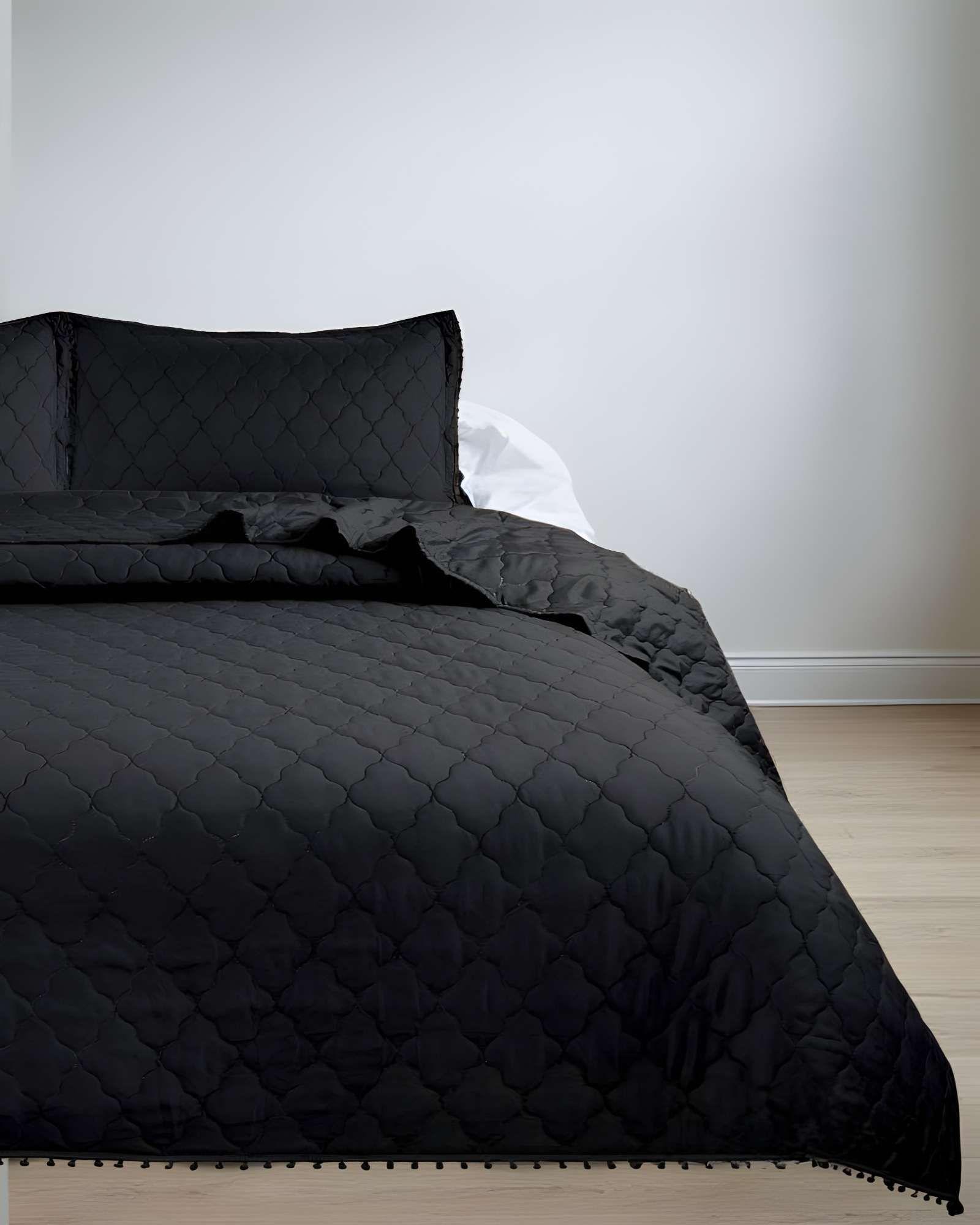 CUBRECAMA QUILT DE VERANO CON POMPONES PLAZA Y MEDIA NEGRO-2