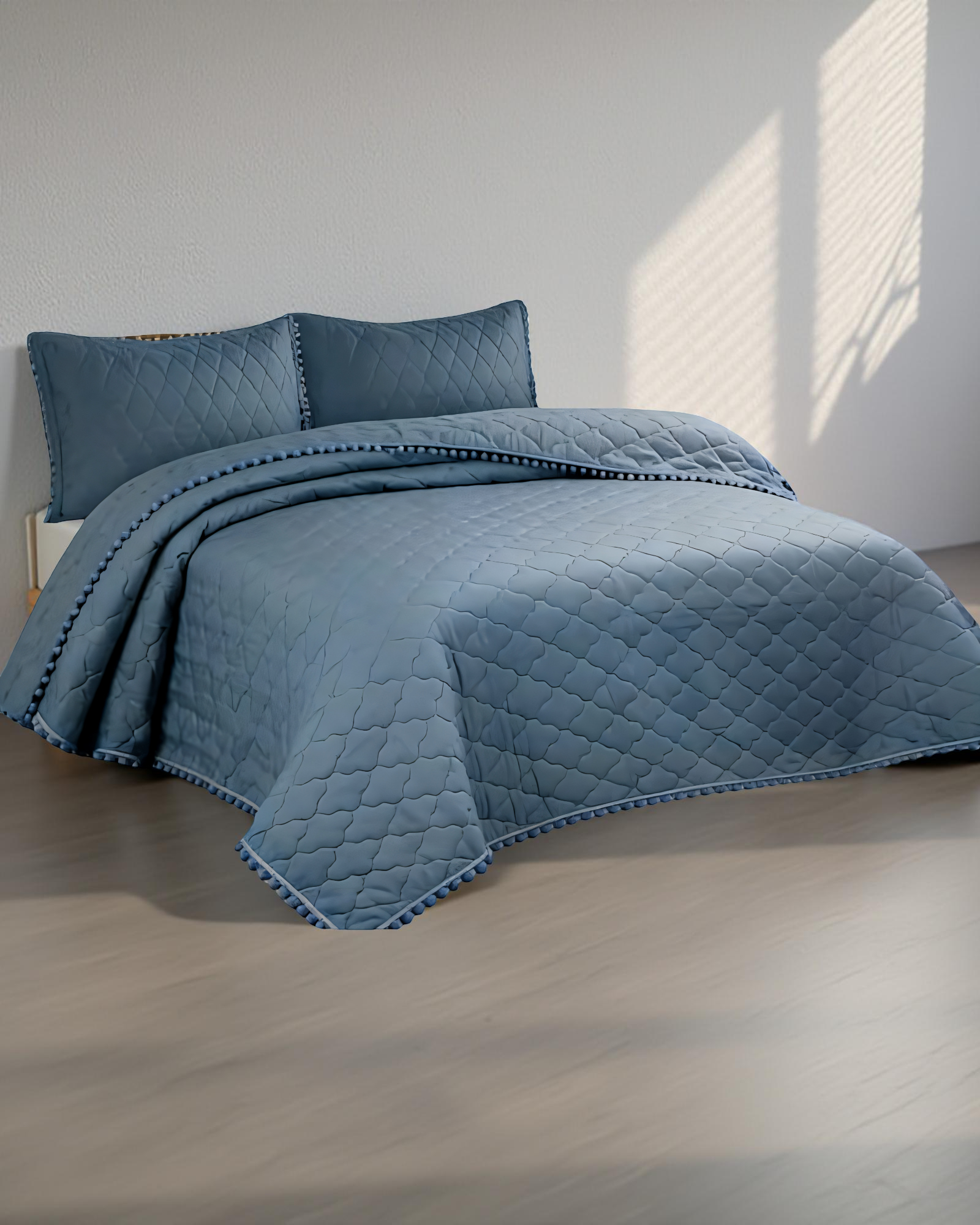 CUBRECAMA CON DETALLES DE POMPONES 1,5 PLAZA COLOR AZUL-2