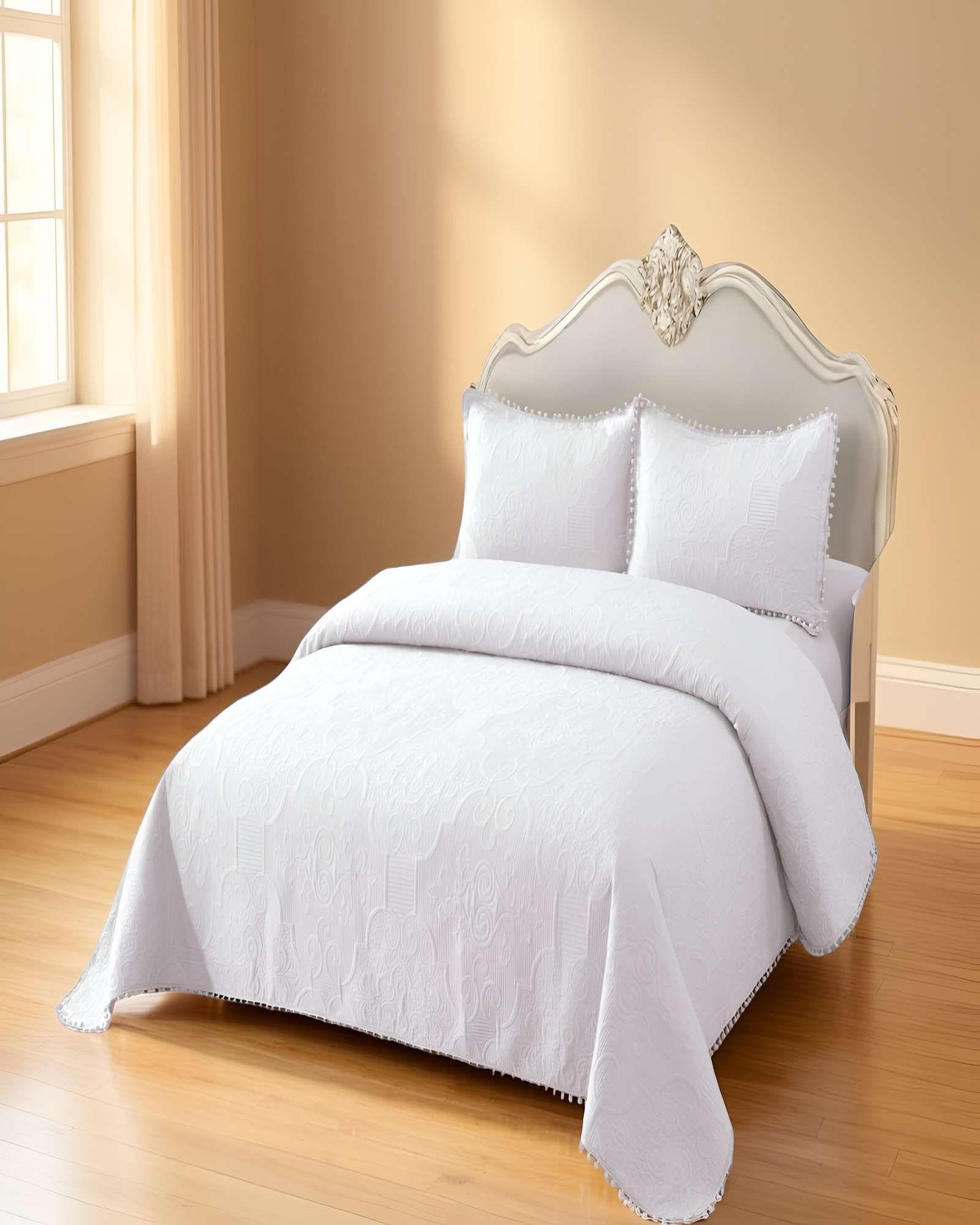 CUBRECAMA QUILT DE VERANO KING CON POMPON COLOR BLANCO-2