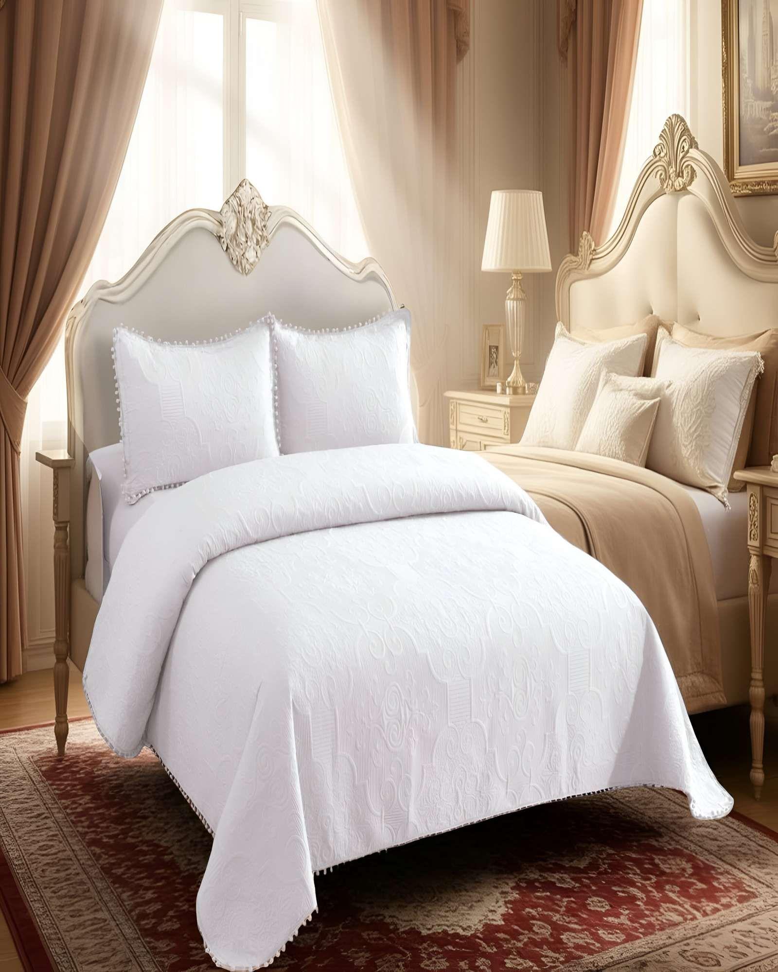 CUBRECAMA QUILT DE VERANO KING CON POMPON COLOR BLANCO-3