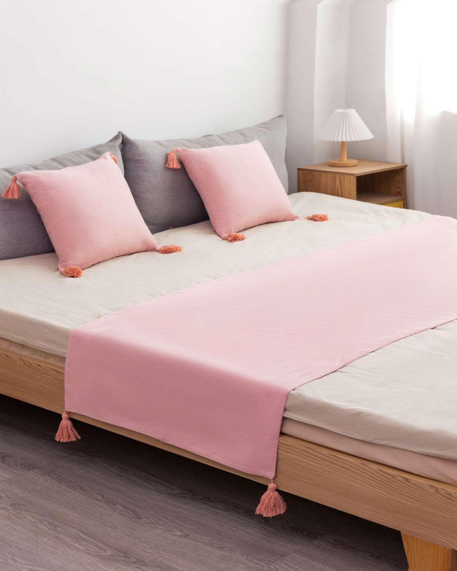PIECERA SIN FUNDAS CON POMPONES ROSA-3