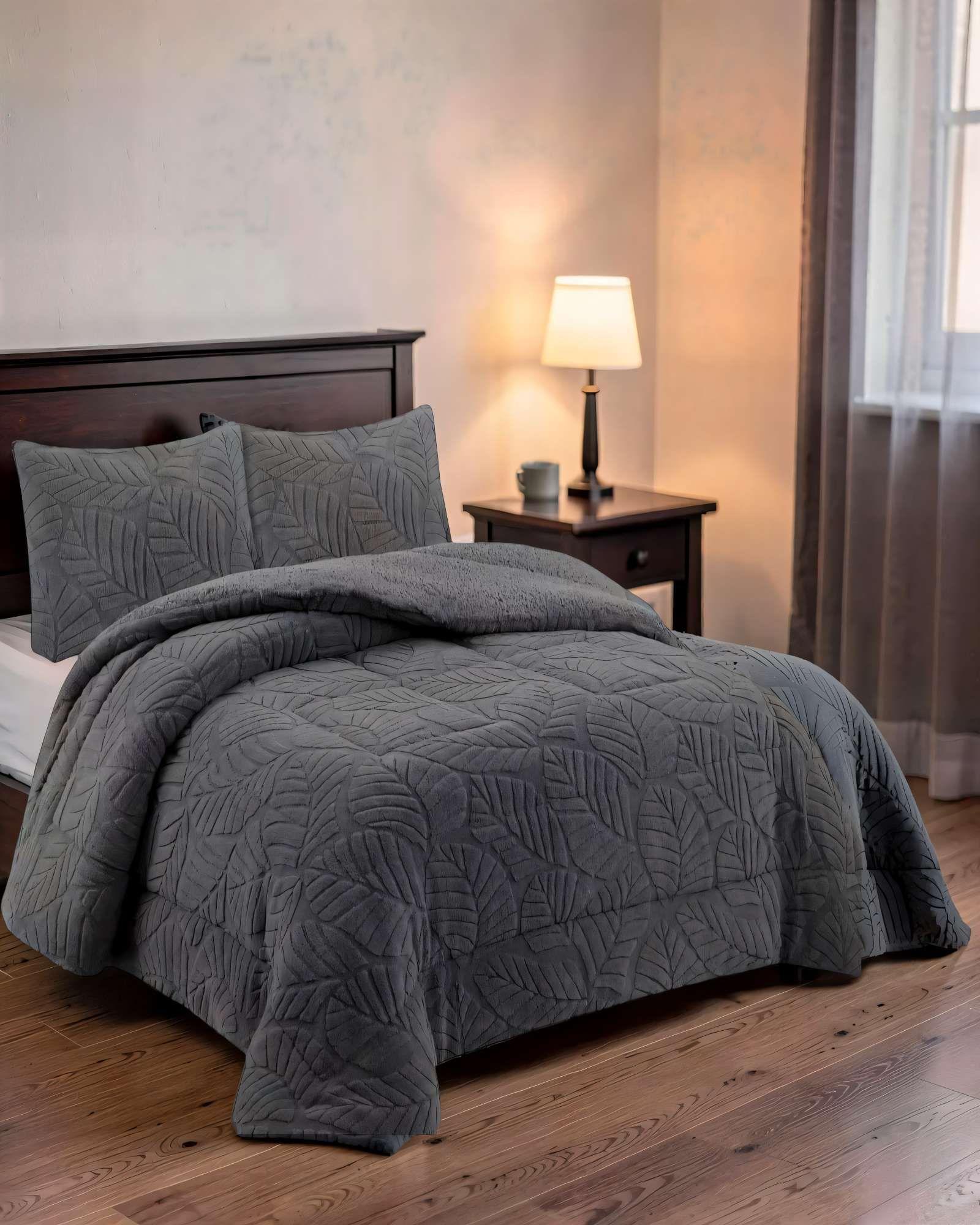 CUBRECAMA CON RELIEVE EN FORMA DE HOJAS KING COLOR GRIS-2