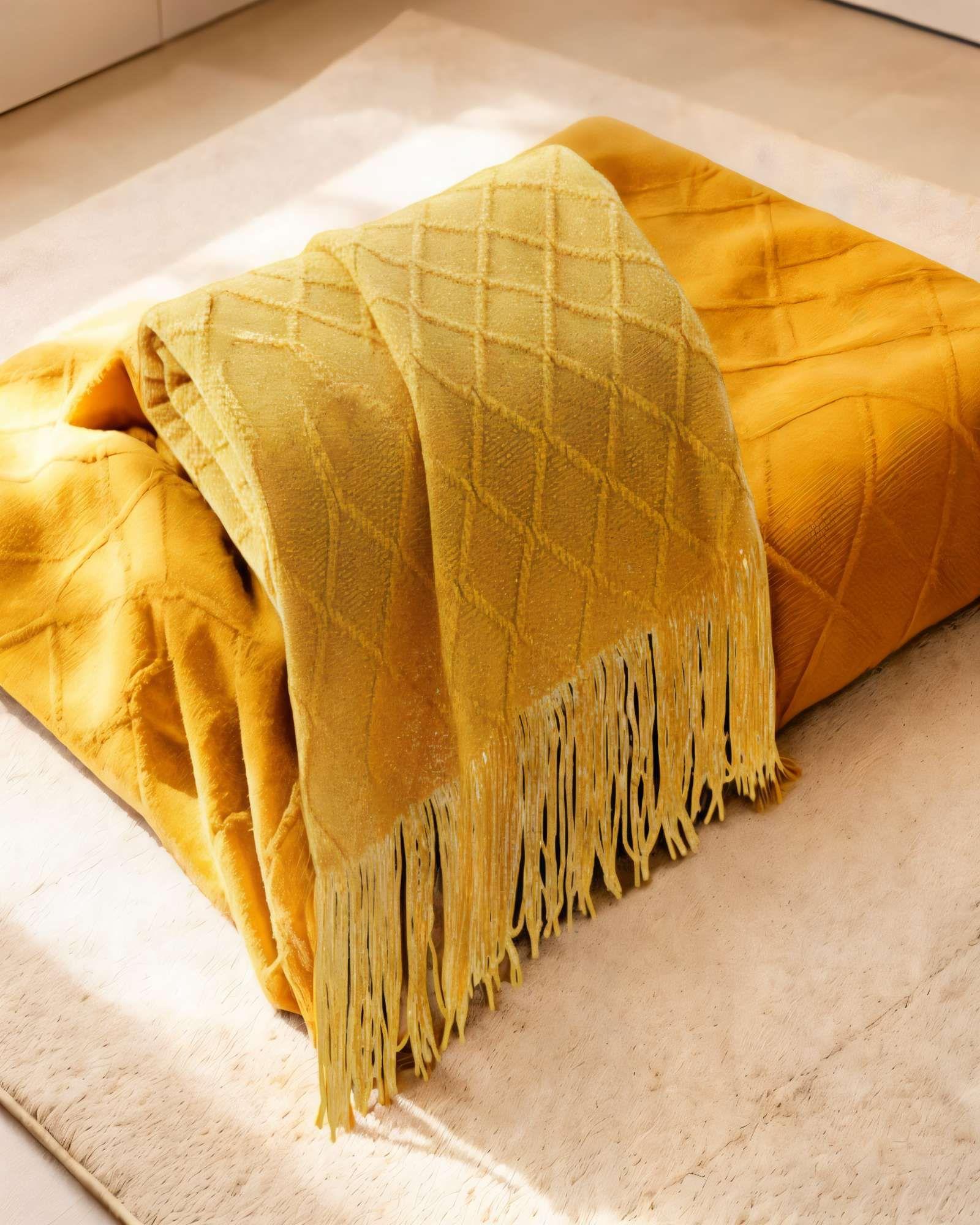 MANTA DECORATIVA CON FLECOS Y TEJIDO DE ROMBOS EN RELIEVE COLOR AMARILLO -3