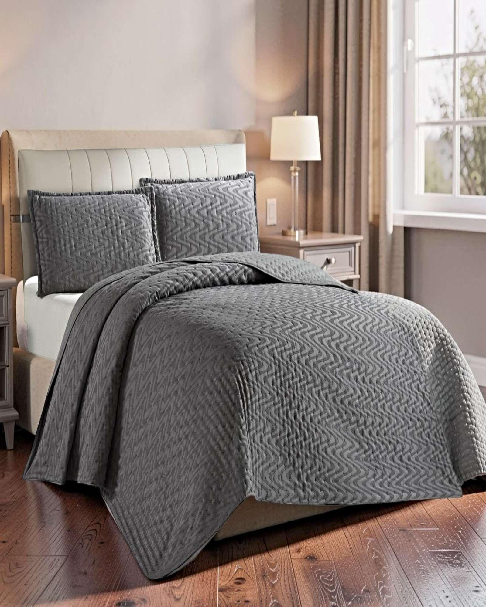 CUBRECAMA DELGADO SEMI ACOLCHADO PLAZA Y MEDIA 180X230 CM GRIS 01-3