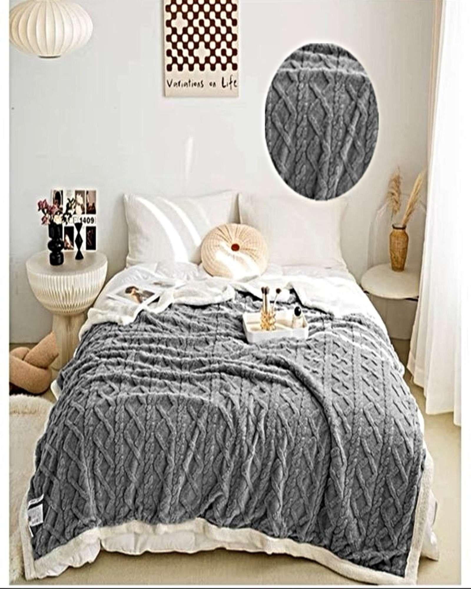 FRAZADA TEXTURIZADA 2 PLAZAS CON REVERSO EN SHERPA PREMIUM GRIS-2