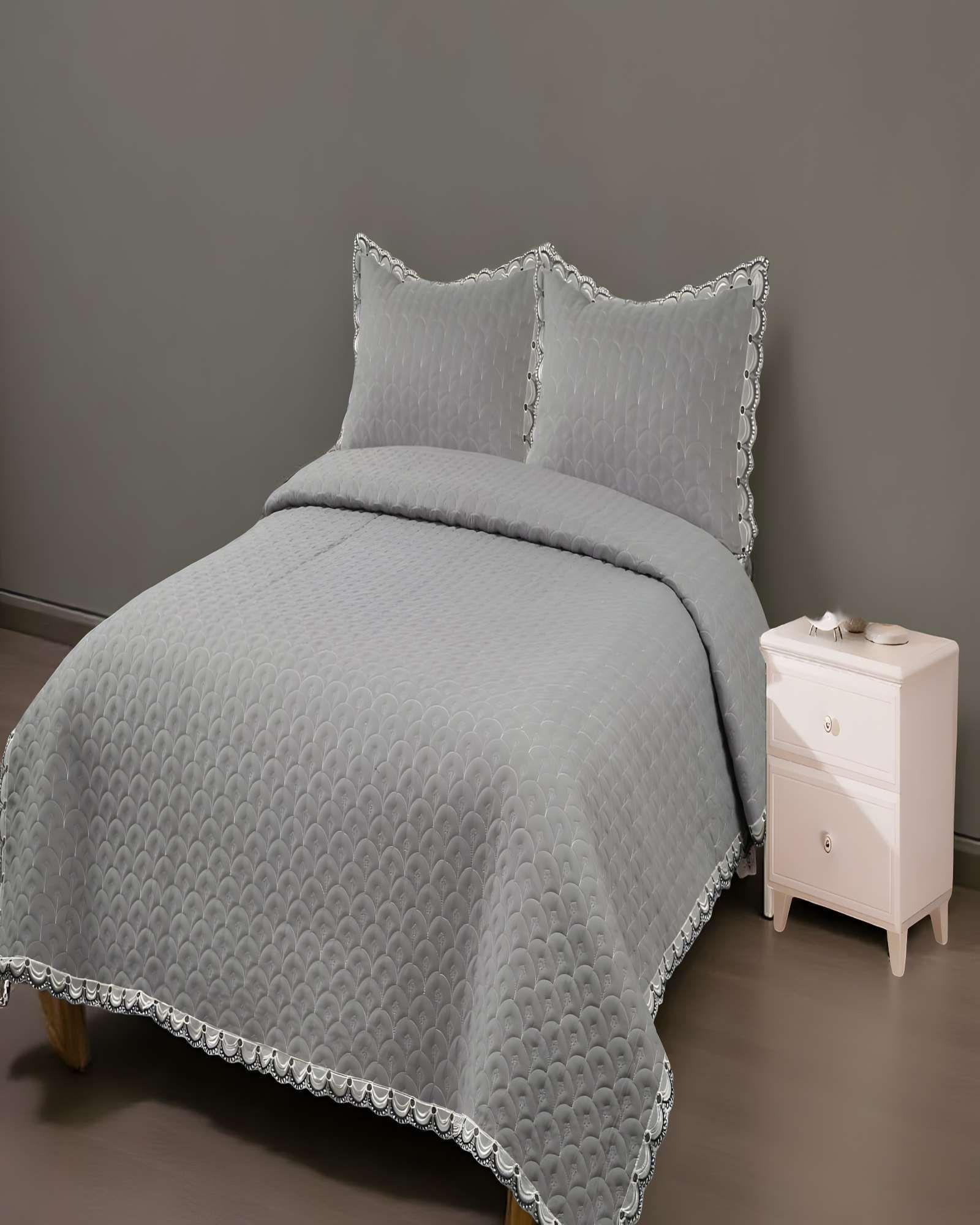 CUBRECAMA QUILT DE VERANO BORDADO 2 PLAZAS GRIS-2