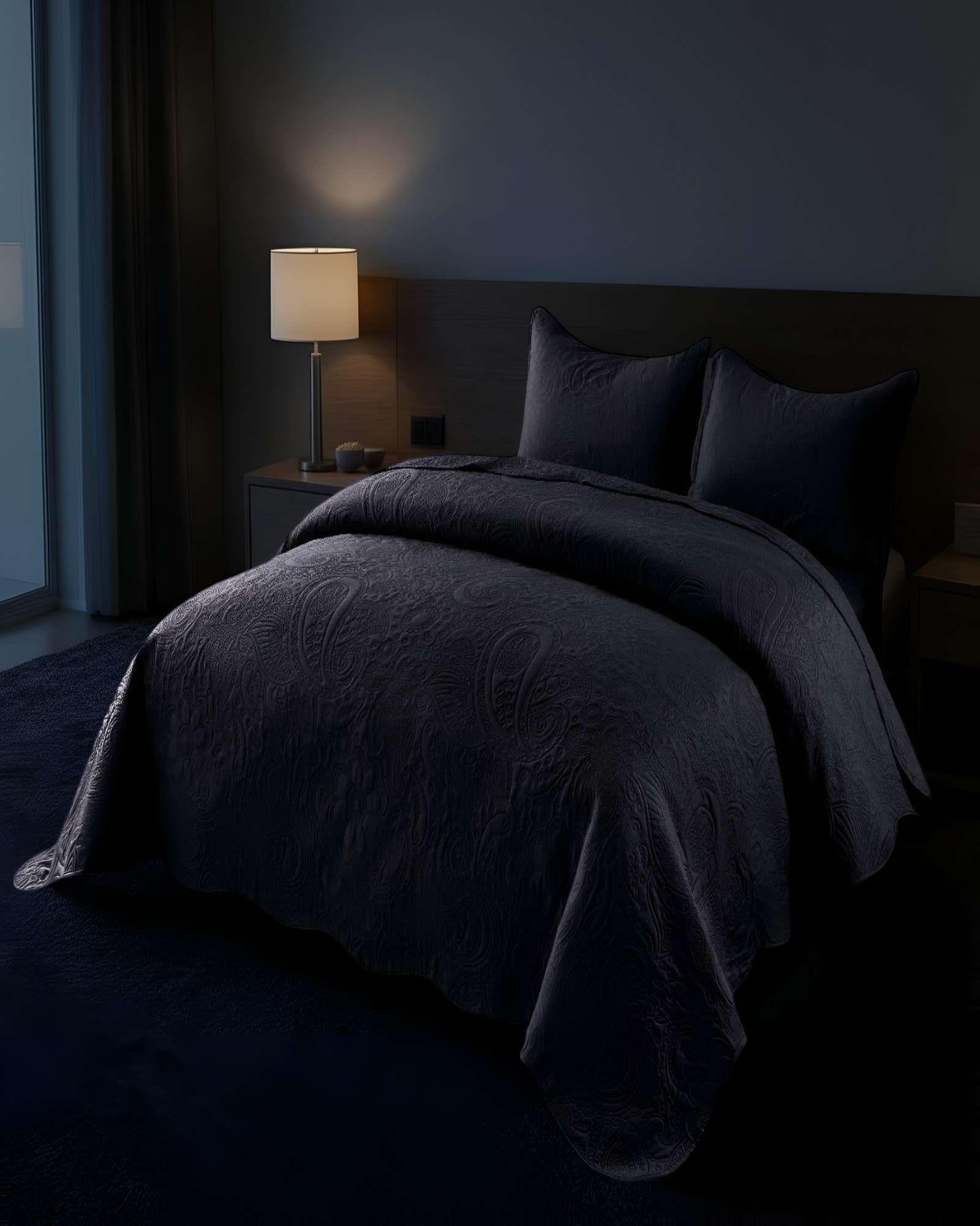 CUBRECAMA QUILT DE VERANO KING CON RELIEVE COLOR NEGRO-2