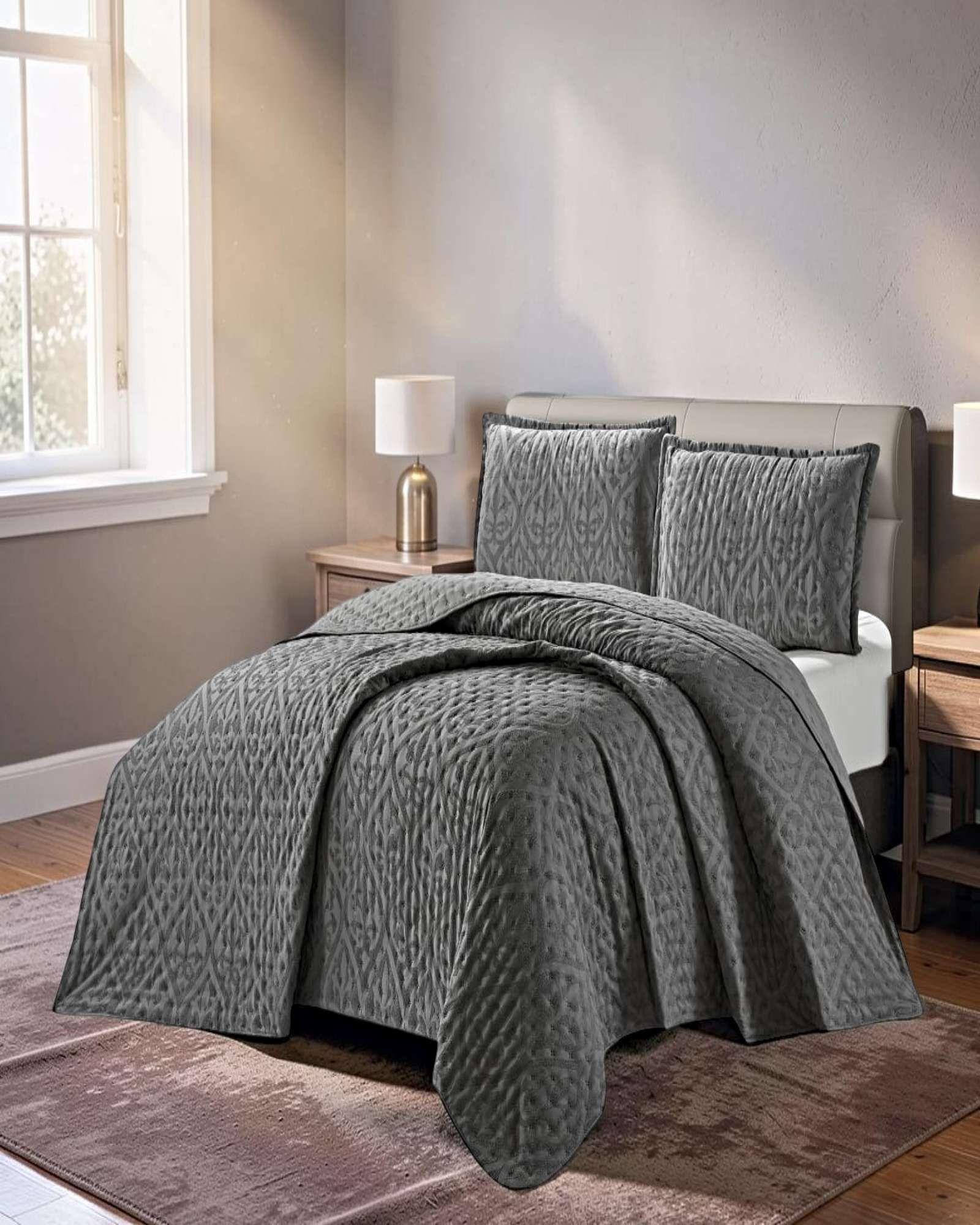 CUBRECAMA DELGADO SEMI ACOLCHADO KING 250X270 CM GRIS 02-3