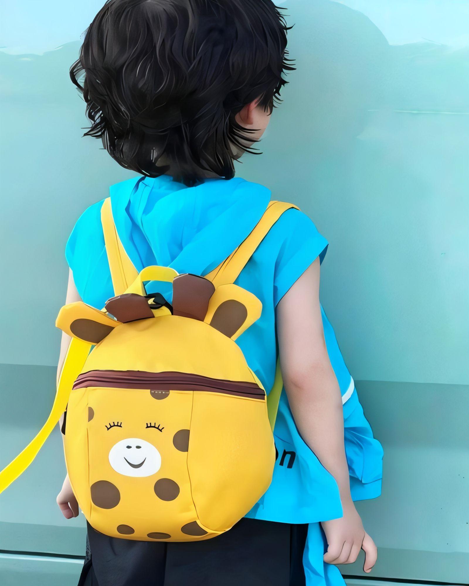 MINI MOCHILA INFANTIL DINSEÑO JIRAFA-2