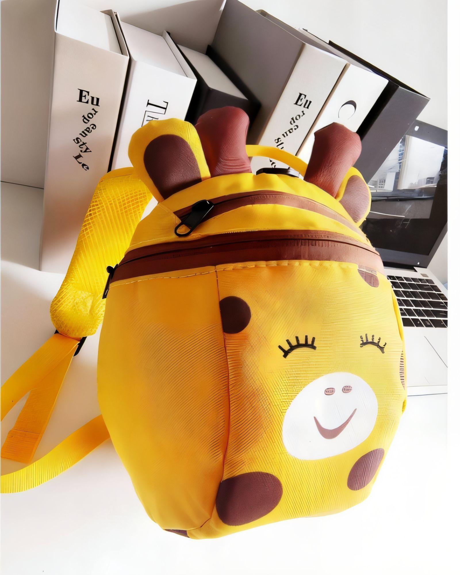 MINI MOCHILA INFANTIL DINSEÑO JIRAFA-3