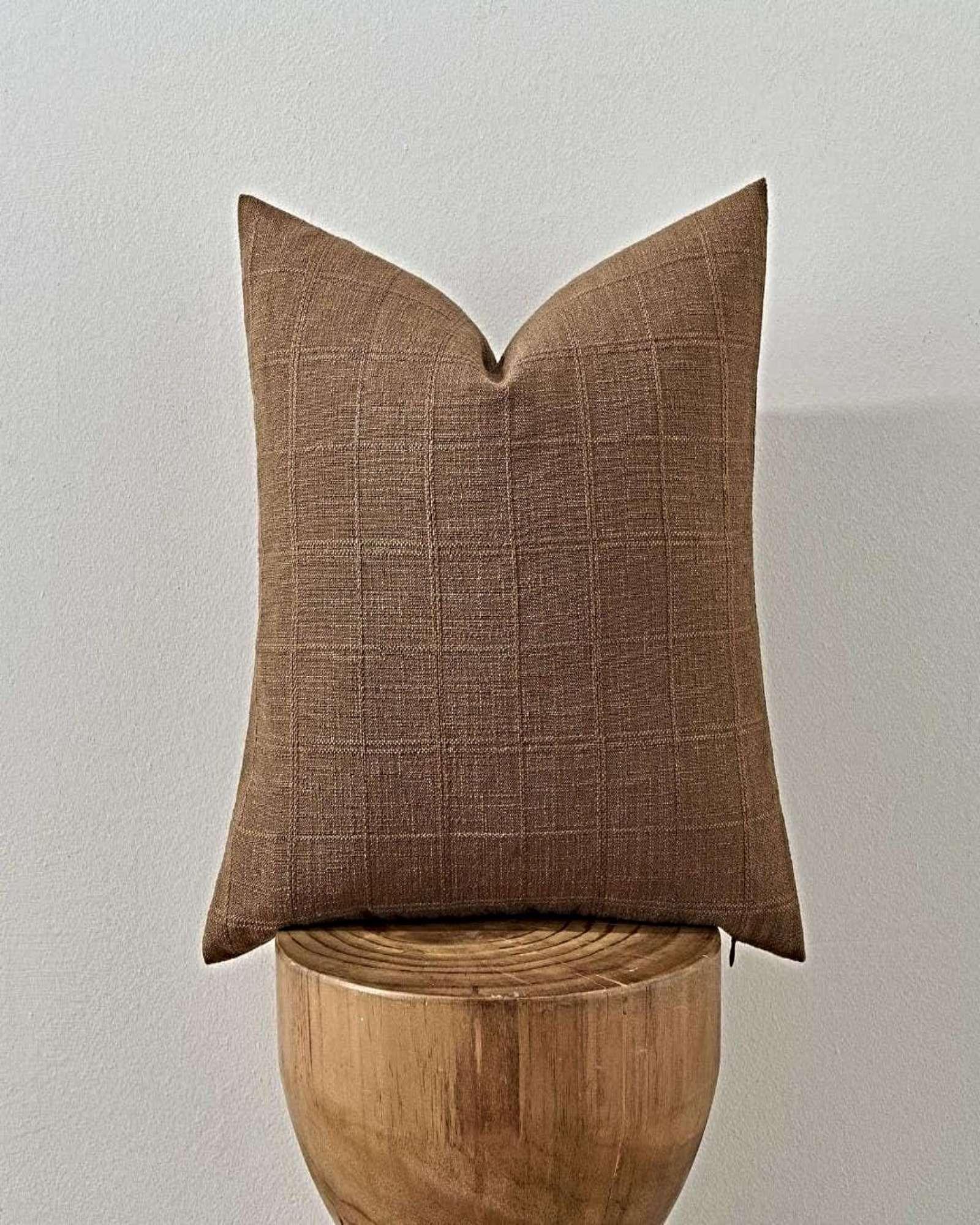 JUEGO DE 2 FUNDAS DE COJIN JACQUARD CUADRILLE 45X45 CM MARRON-2