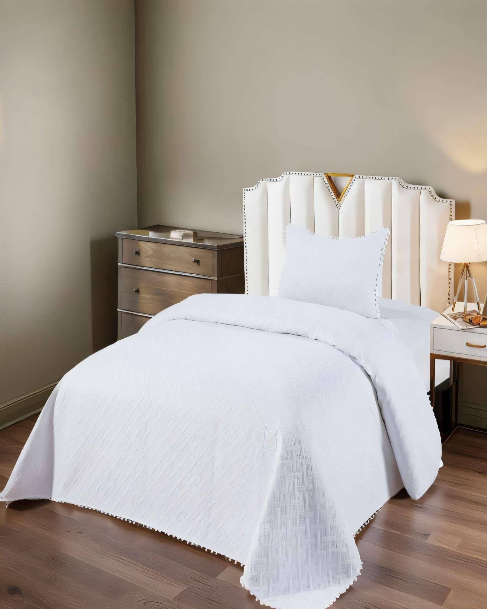 CUBRECAMA DE VERANO UNICOLOR CON POMPON KING COLOR BLANCO-2