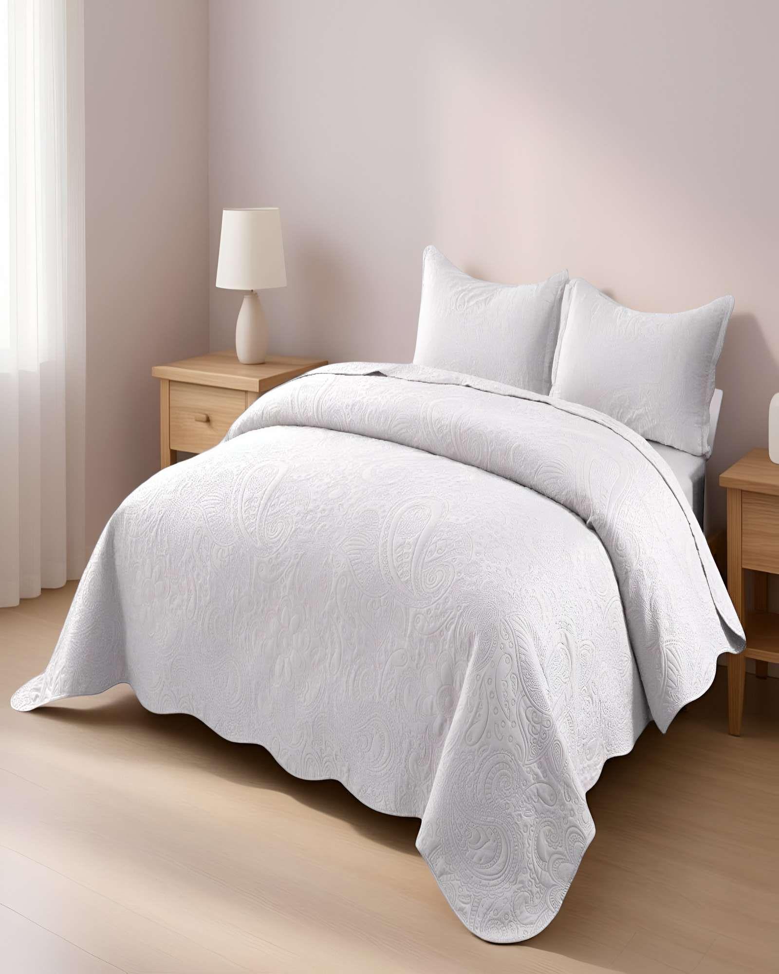 CUBRECAMA QUILT DE VERANO KING CON RELIEVE COLOR BLANCO-3