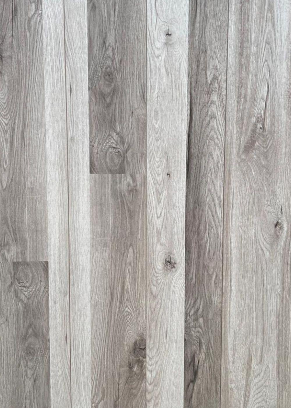 Piso Flotante Biselado 8 mm Palermo 121x19 cm / 1,92 m2 (1 Caja 8 Uni)-1