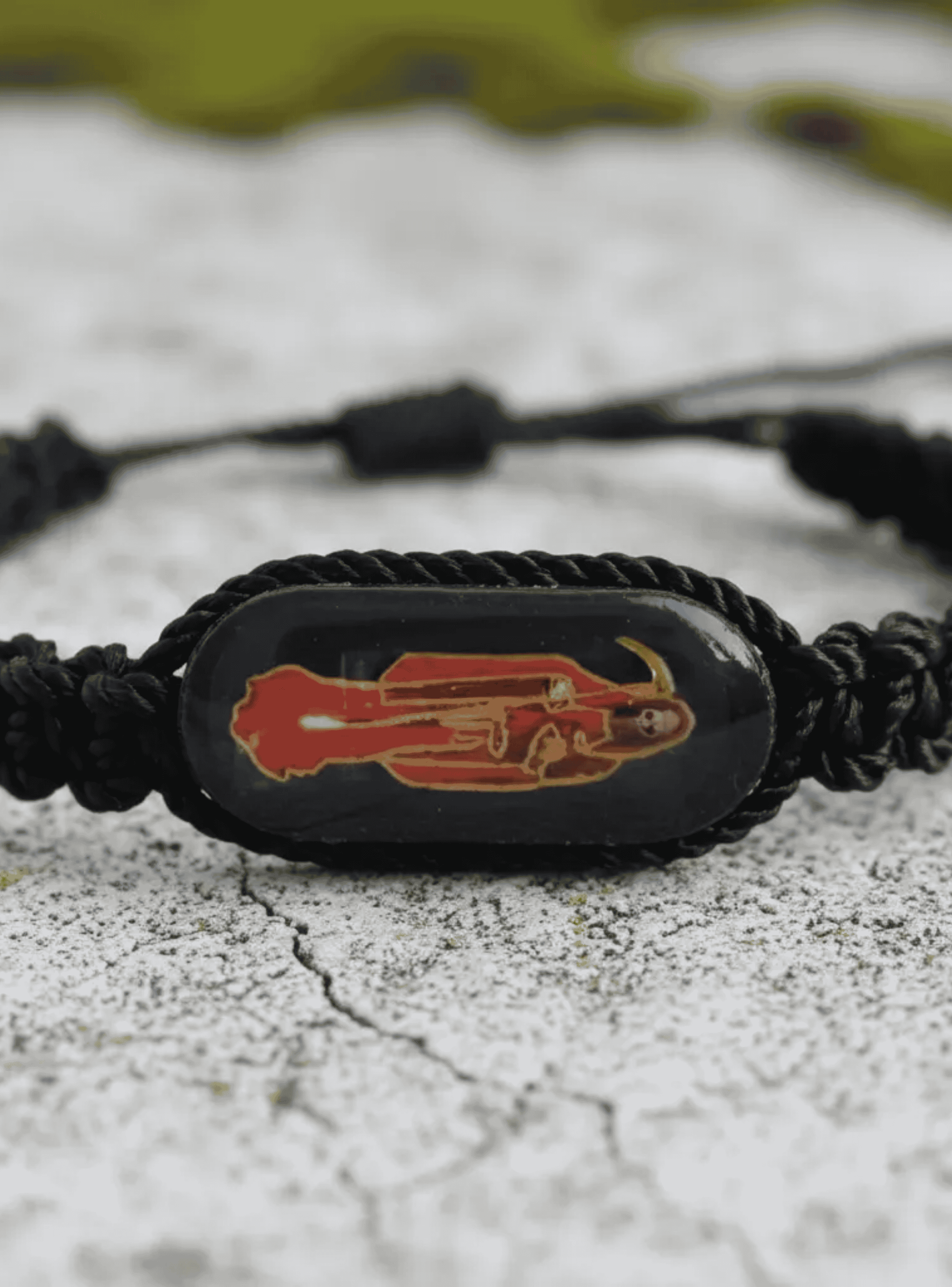Pulsera Hilo Negro de Santa Muerte Hecha a Mano-2