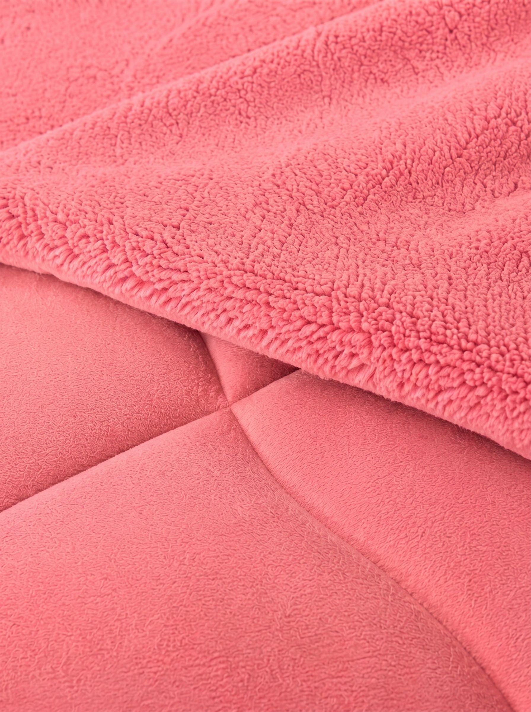 Cubrecama de Invierno Plush con Chiporro 2 Plazas Color Rosado-1