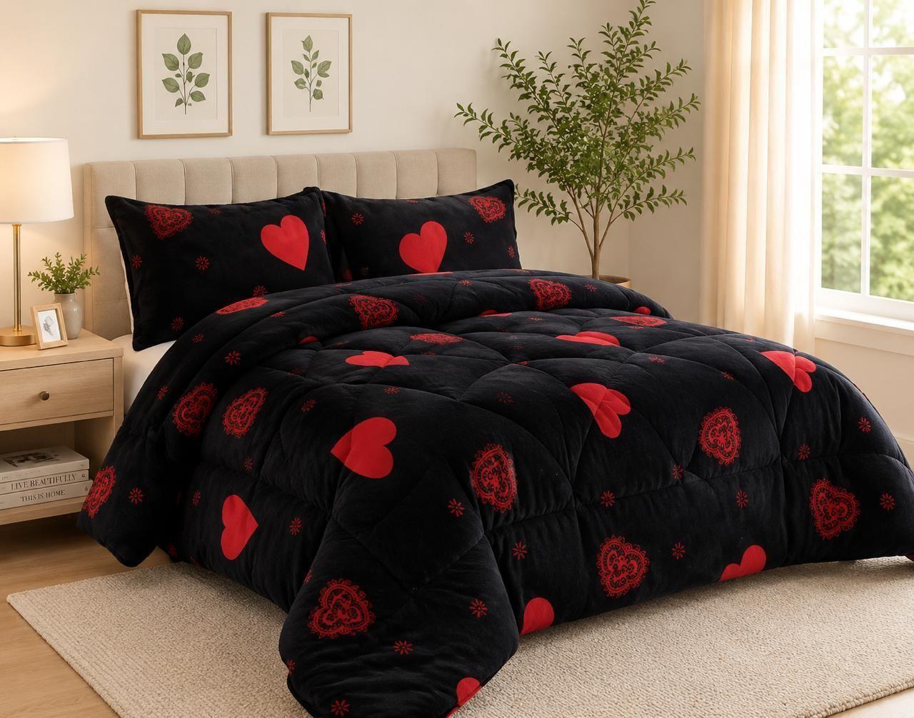 Cubrecama de Invierno Plush con Chiporro 2 Plazas Color Negro con Corazones RS1015-2